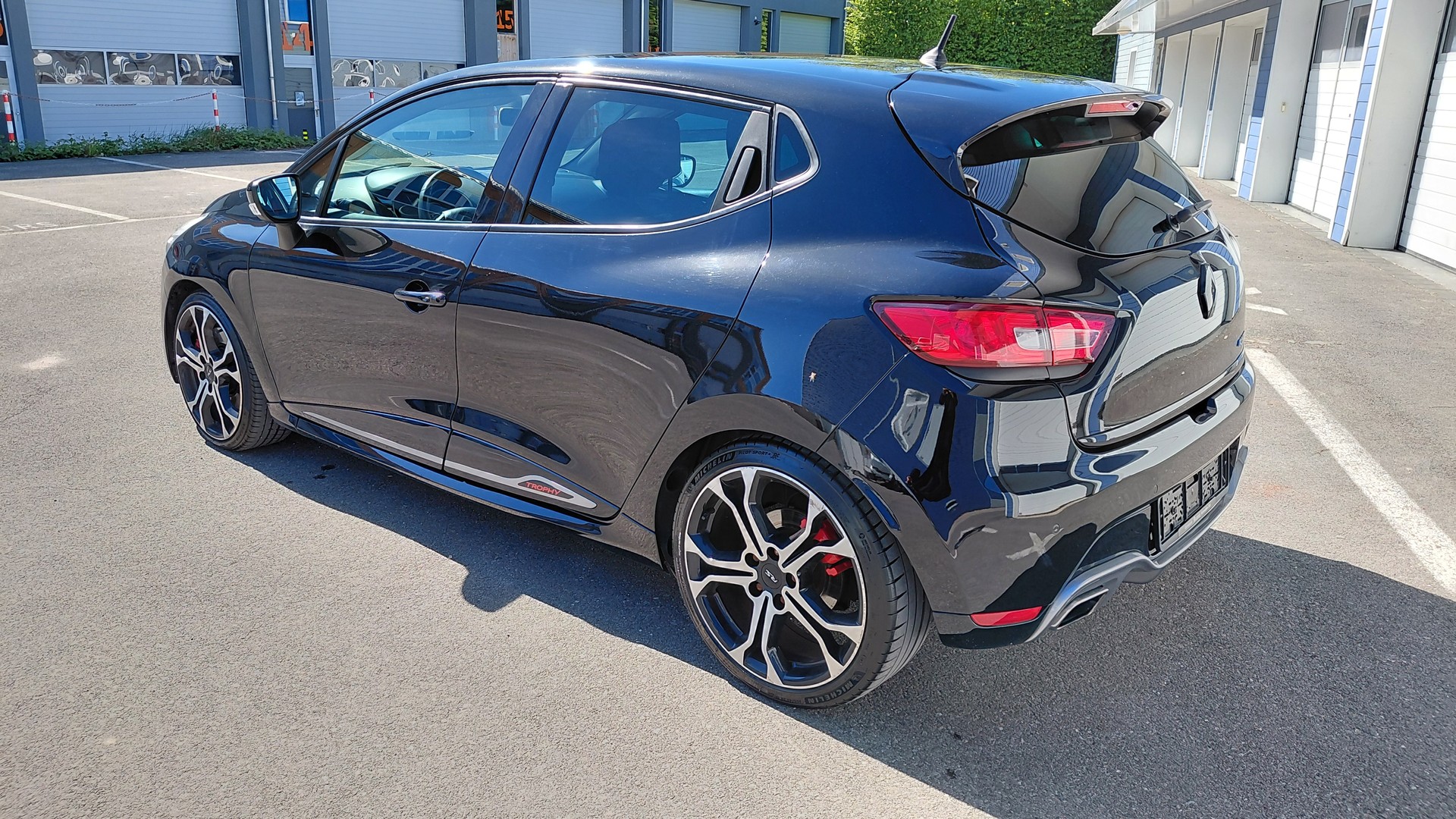 RENAULT Clio 1.6 T RS 220 Trophy EDC-image-4