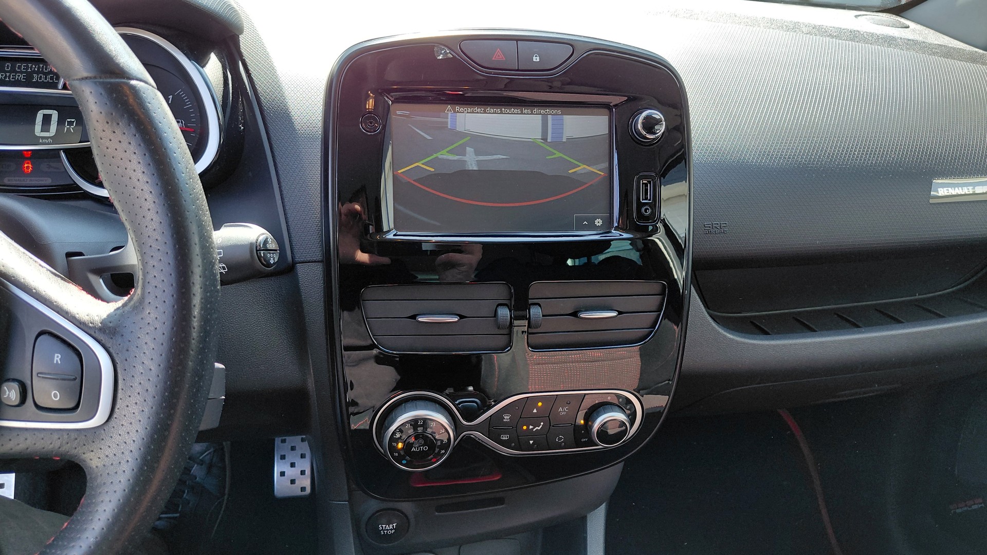 RENAULT Clio 1.6 T RS 220 Trophy EDC-image-11