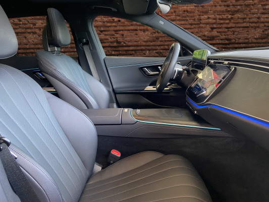 MERCEDES-BENZ E 300 de T 4M 9G-Tronic-image-12