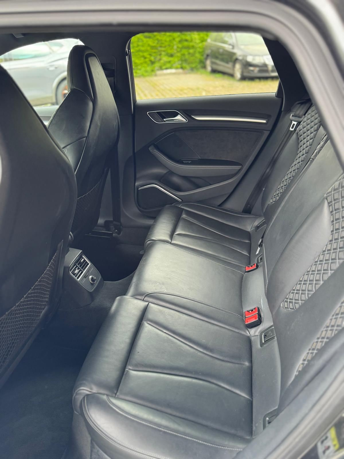 AUDI RS3 Sportback 2.5 TSI quattro S-tronic-image-5