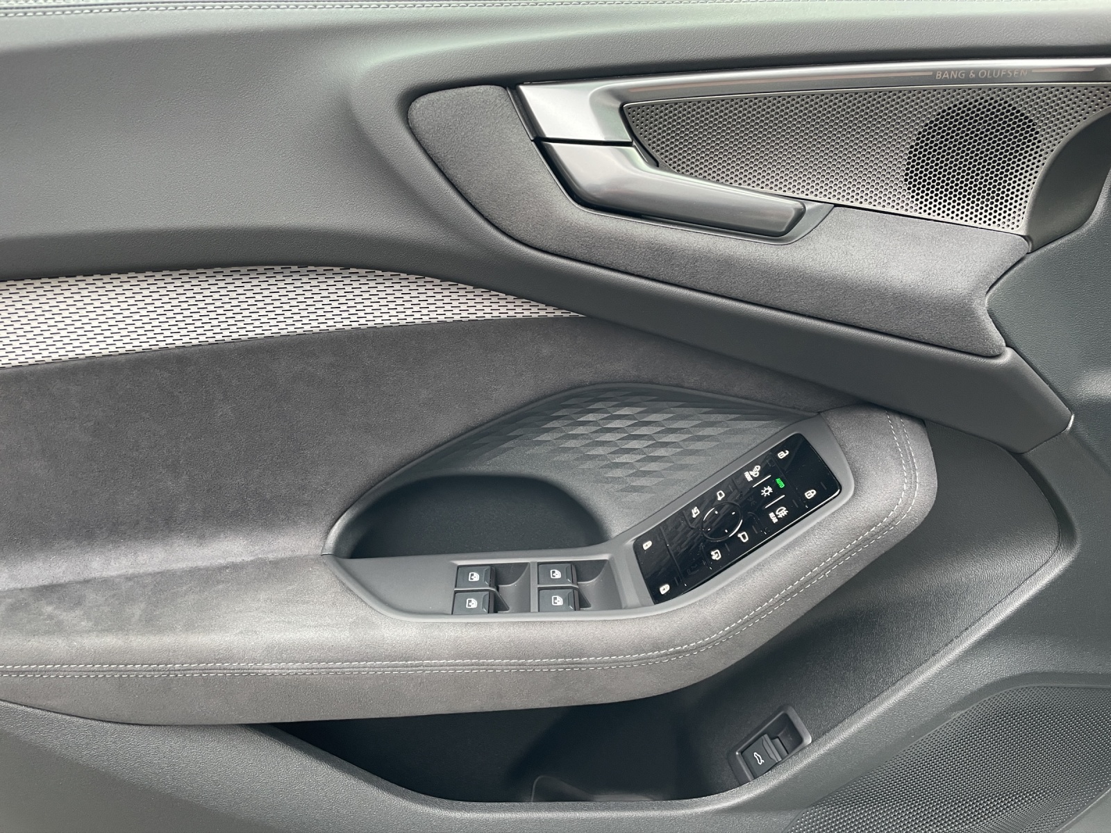 AUDI S5 Avant TFSI quattro S tronic-image-8