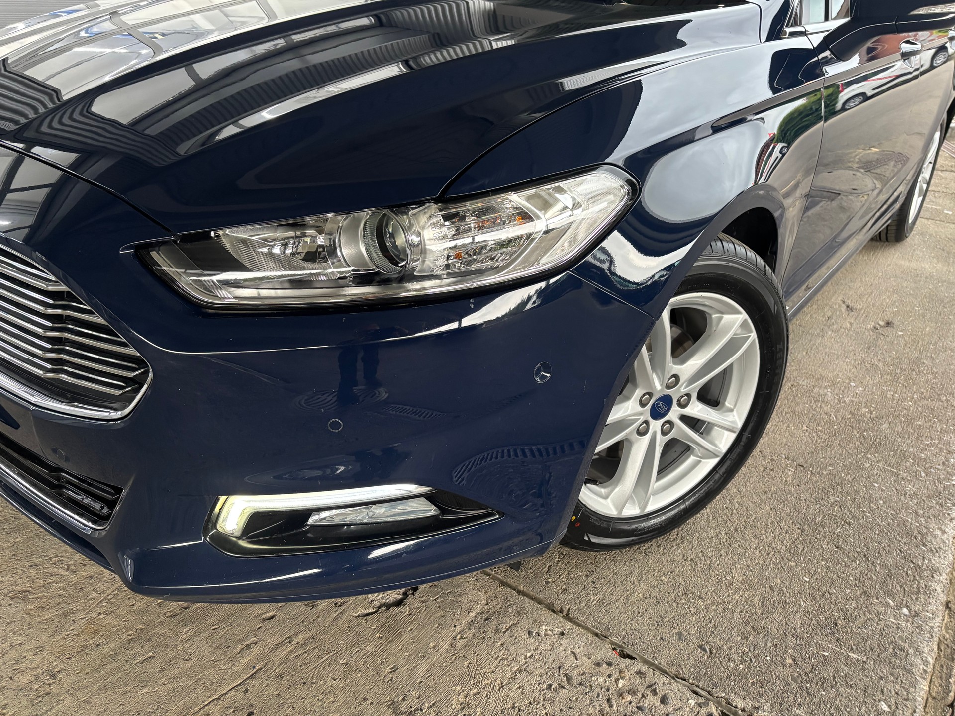 FORD Mondeo 2.0 TDCi Titanium AWD PowerShift mit AHK-image-4