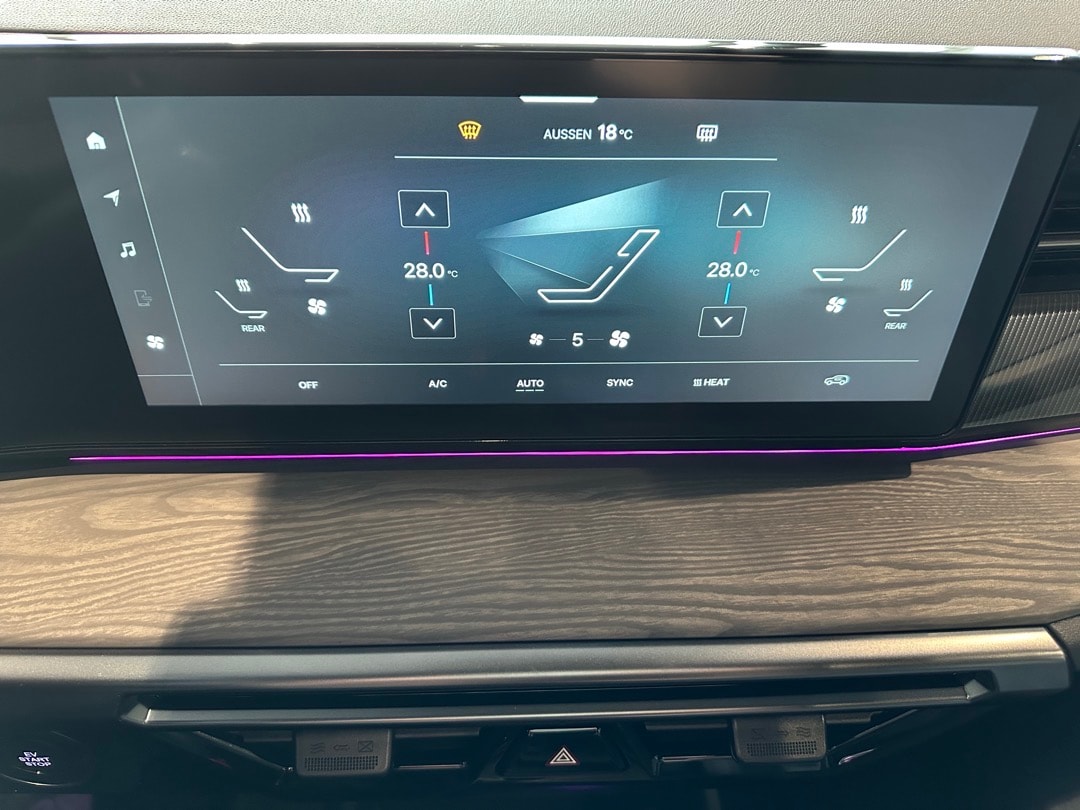 KGM-SsangYong Musso 80,6 kWh Blackline 4WD-image-15