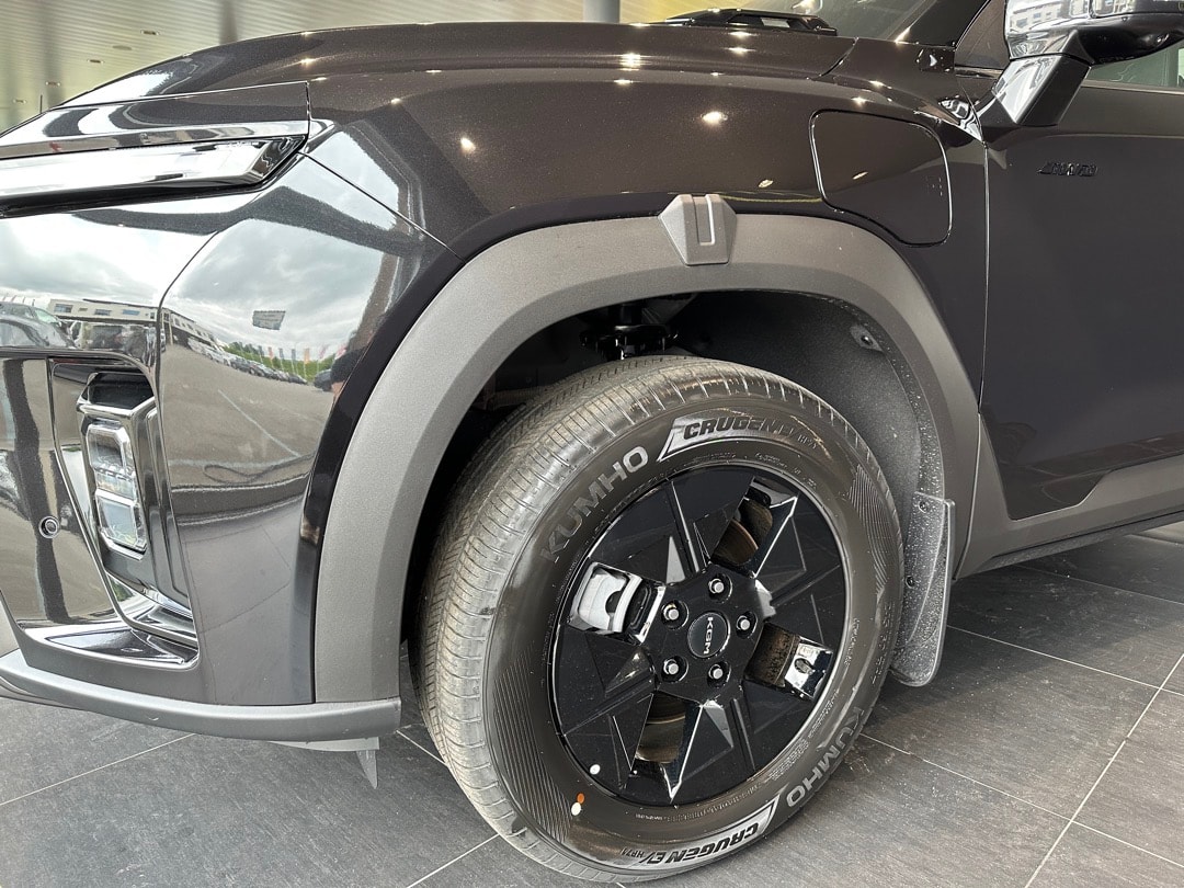 KGM-SsangYong Musso 80,6 kWh Blackline 4WD-image-2
