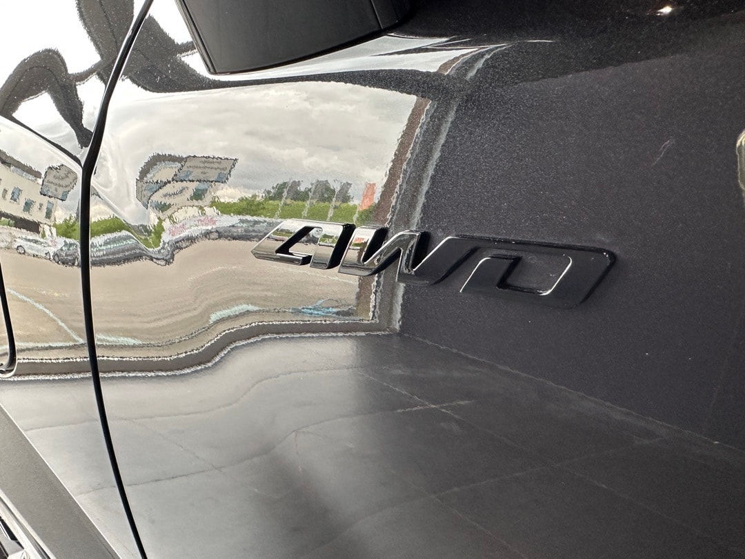 KGM-SsangYong Musso 80,6 kWh Blackline 4WD-image-3