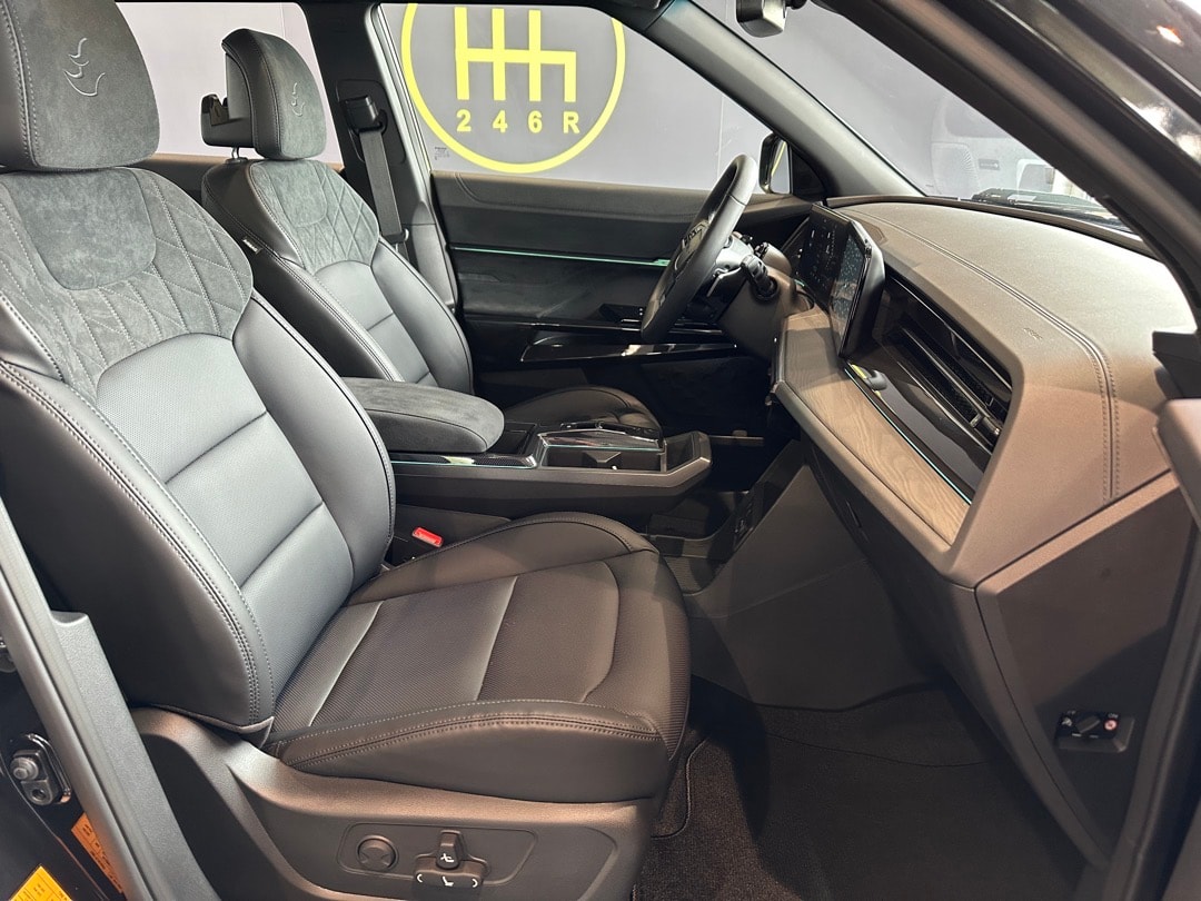 KGM-SsangYong Musso 80,6 kWh Blackline 4WD-image-12