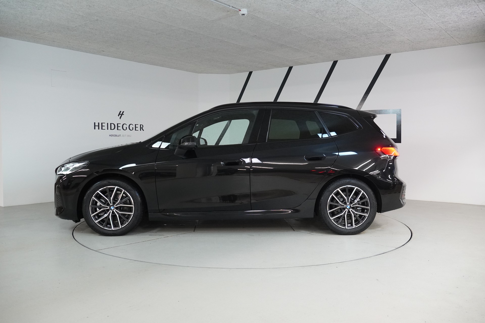 BMW 223d Active Tourer xDrive M Sport DKG-image-3