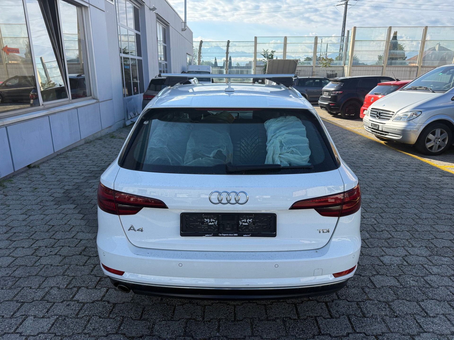 AUDI A4 Avant 2.0 TDI S-tronic-image-5