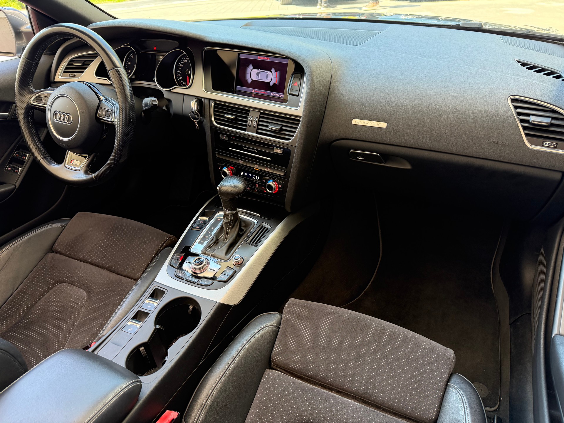 AUDI A5 Cabriolet 2.0 TFSI quattro S-tronic-image-11