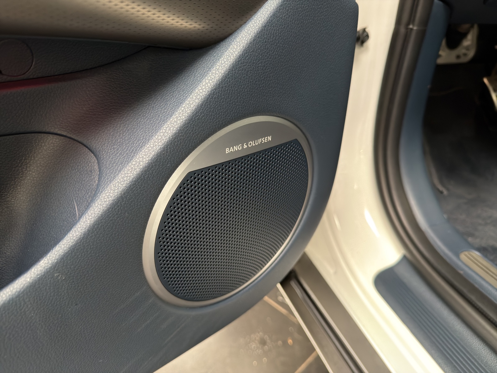 GENESIS GV60 77.4 kWh Sport Plus AWD-image-16