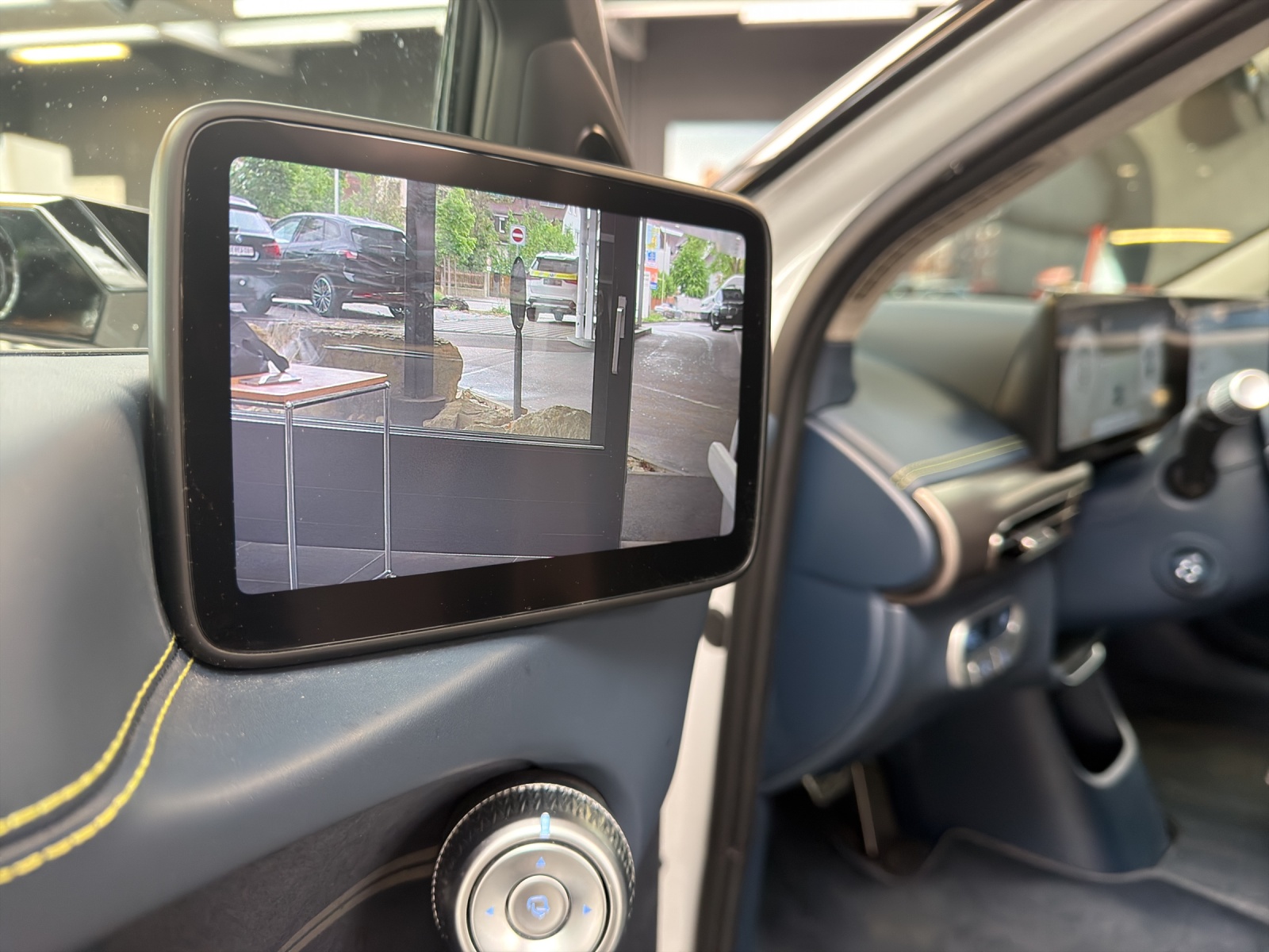 GENESIS GV60 77.4 kWh Sport Plus AWD-image-18