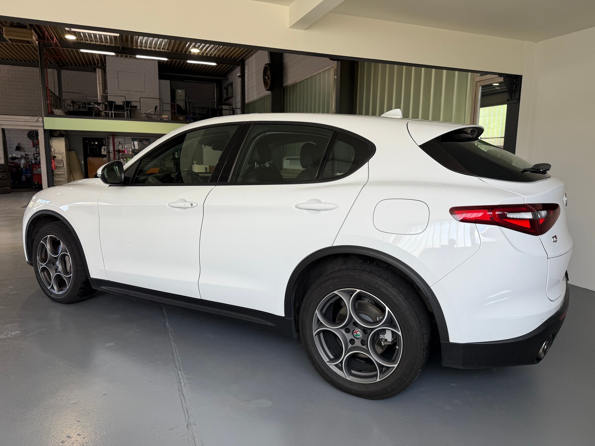 ALFA ROMEO Stelvio 2.0 Super Q4 Automatic-image-3