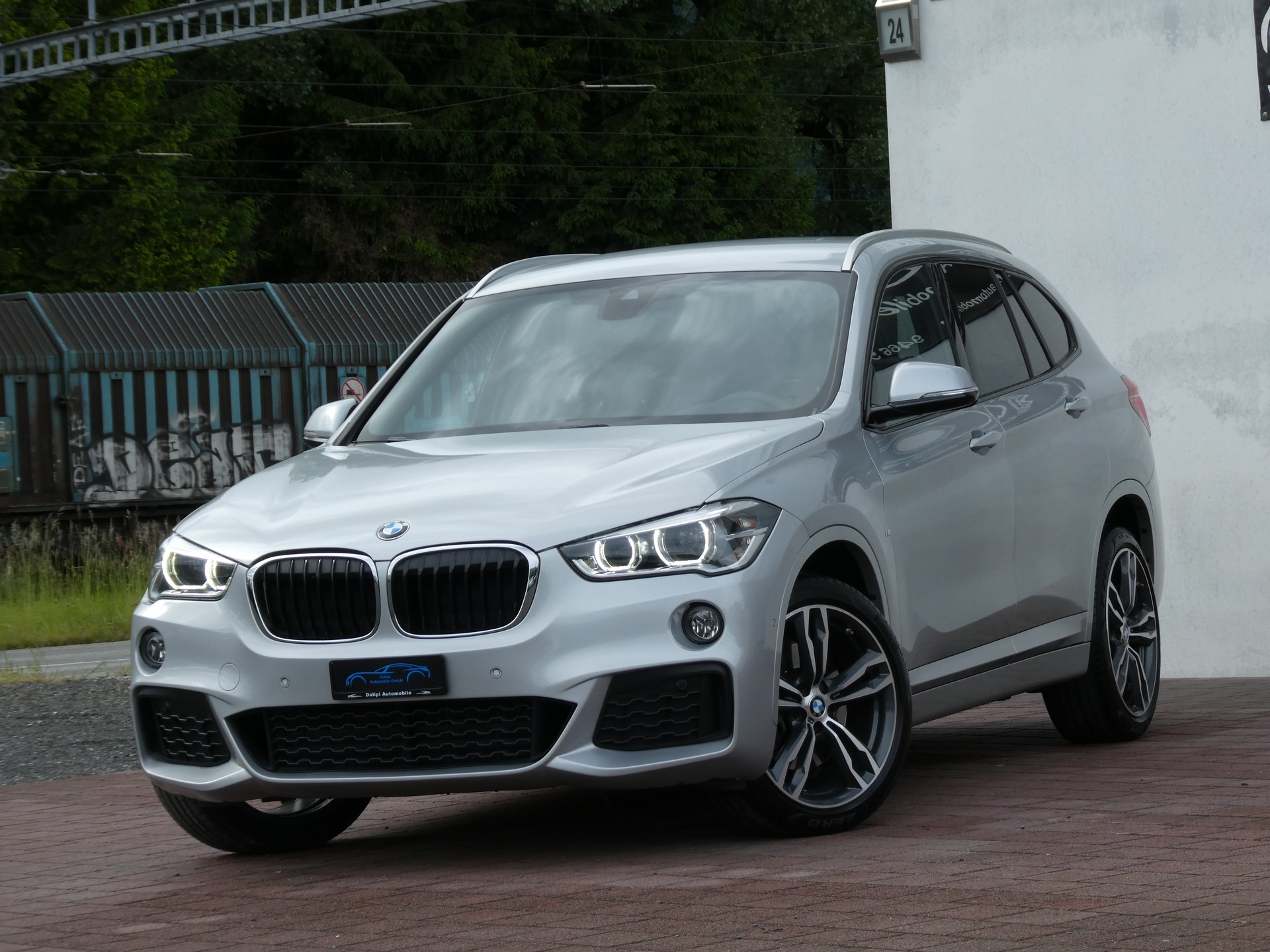 BMW X1 xDrive 25d Steptronic (CH)-showroom-element-1