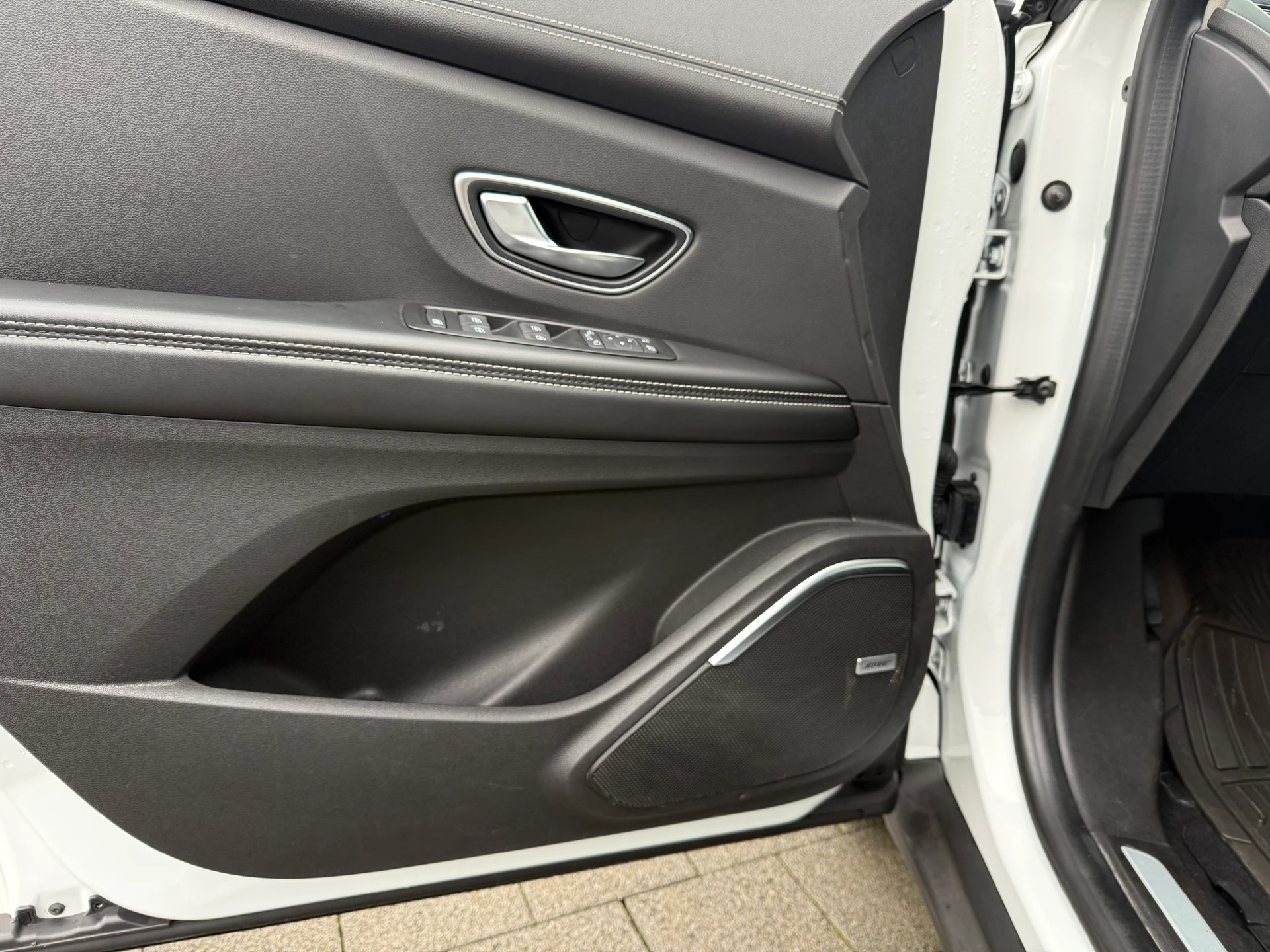 RENAULT Scénic 1.3 16V Turbo Initiale Paris EDC-image-9