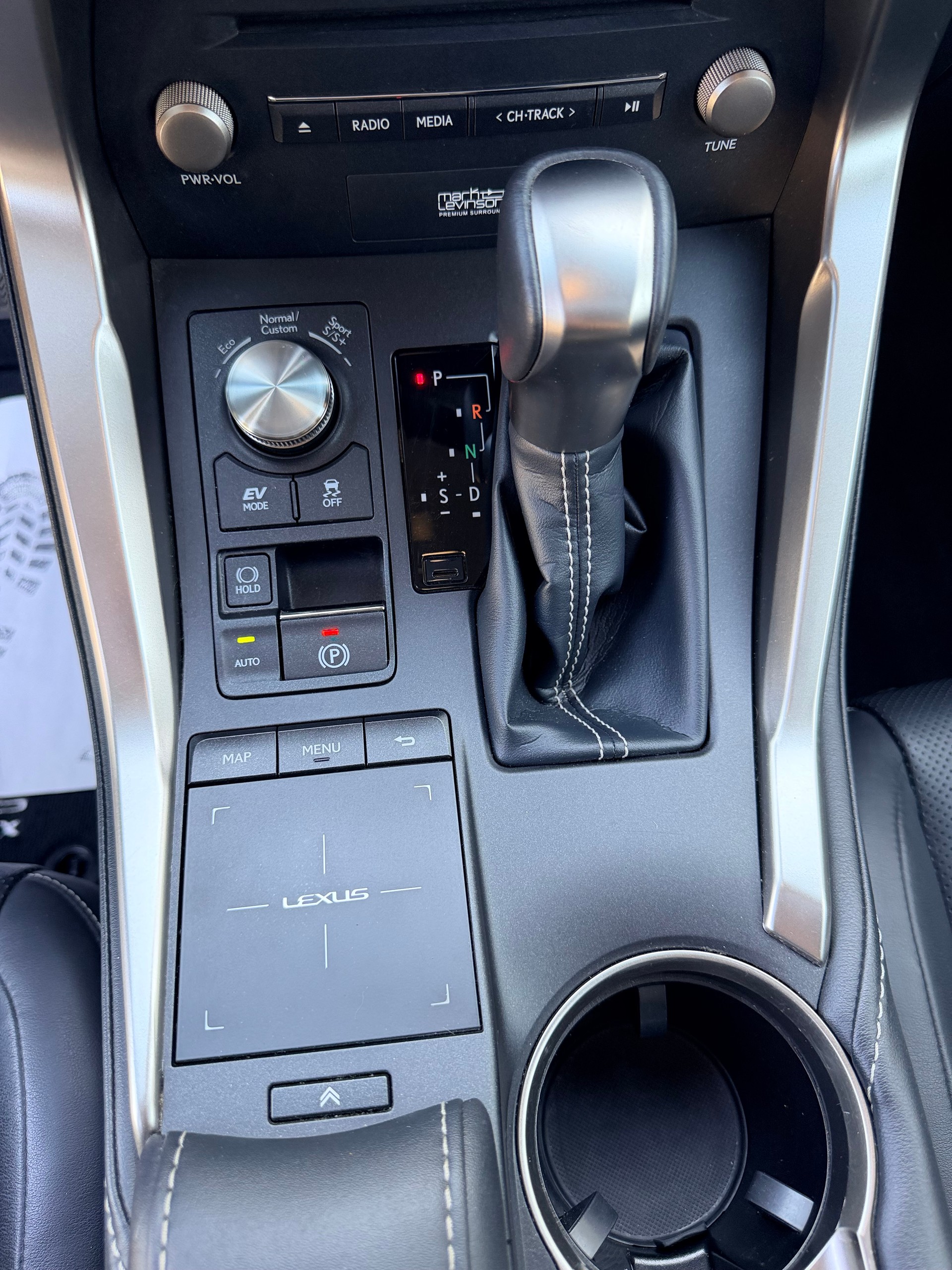 LEXUS NX 300h F-Sport E-Four Automatic-image-26