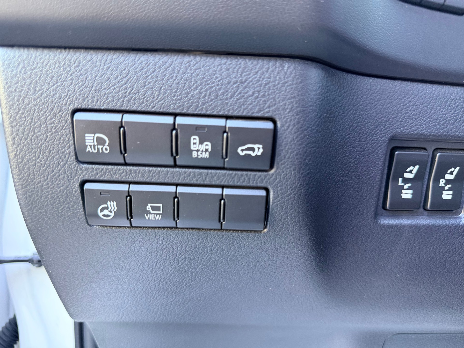 LEXUS NX 300h F-Sport E-Four Automatic-image-25