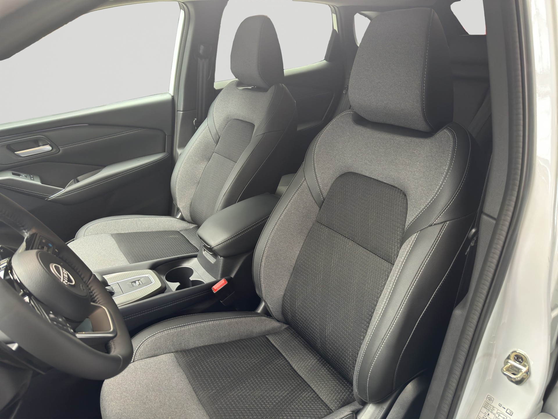 NISSAN Qashqai 1.3 DIG-T MHEV N-Connecta Xtronic-image-5