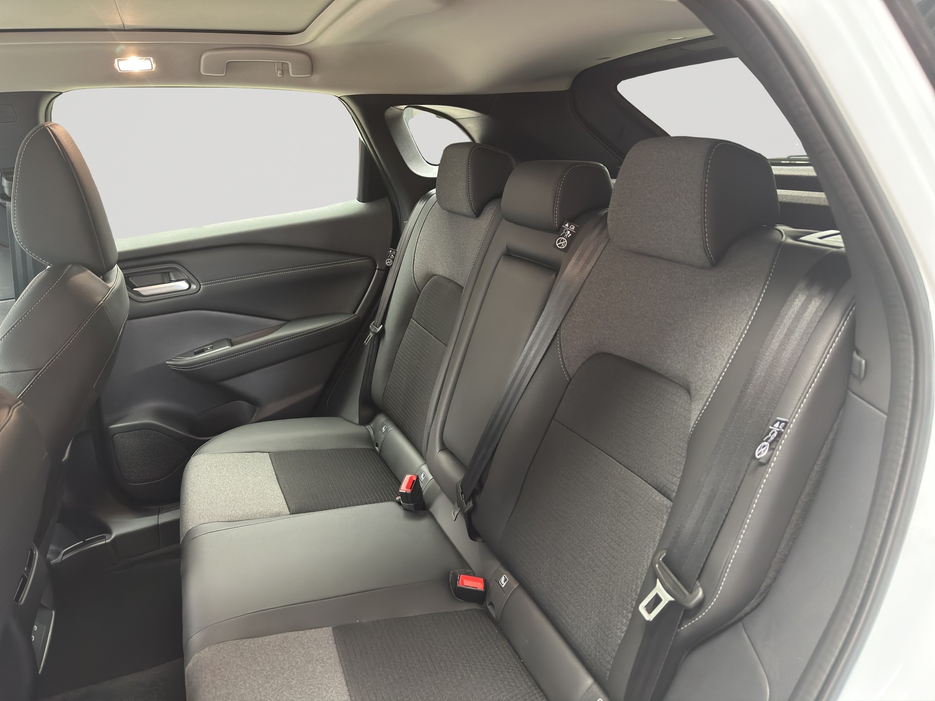 NISSAN Qashqai 1.3 DIG-T MHEV N-Connecta Xtronic-image-7