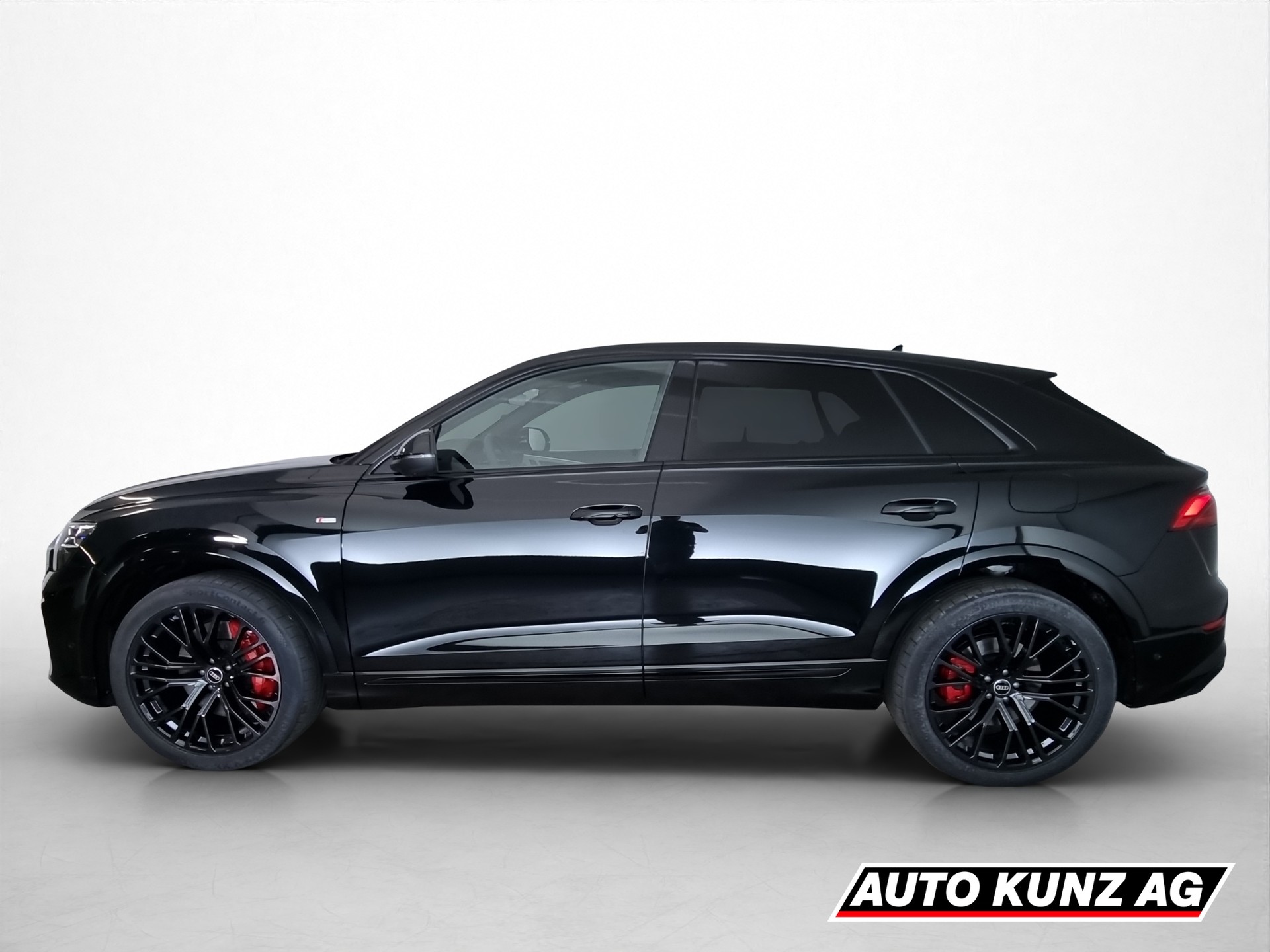 AUDI Q8 TFSI e quattro 290 kW tiptronic-showroom-element-2