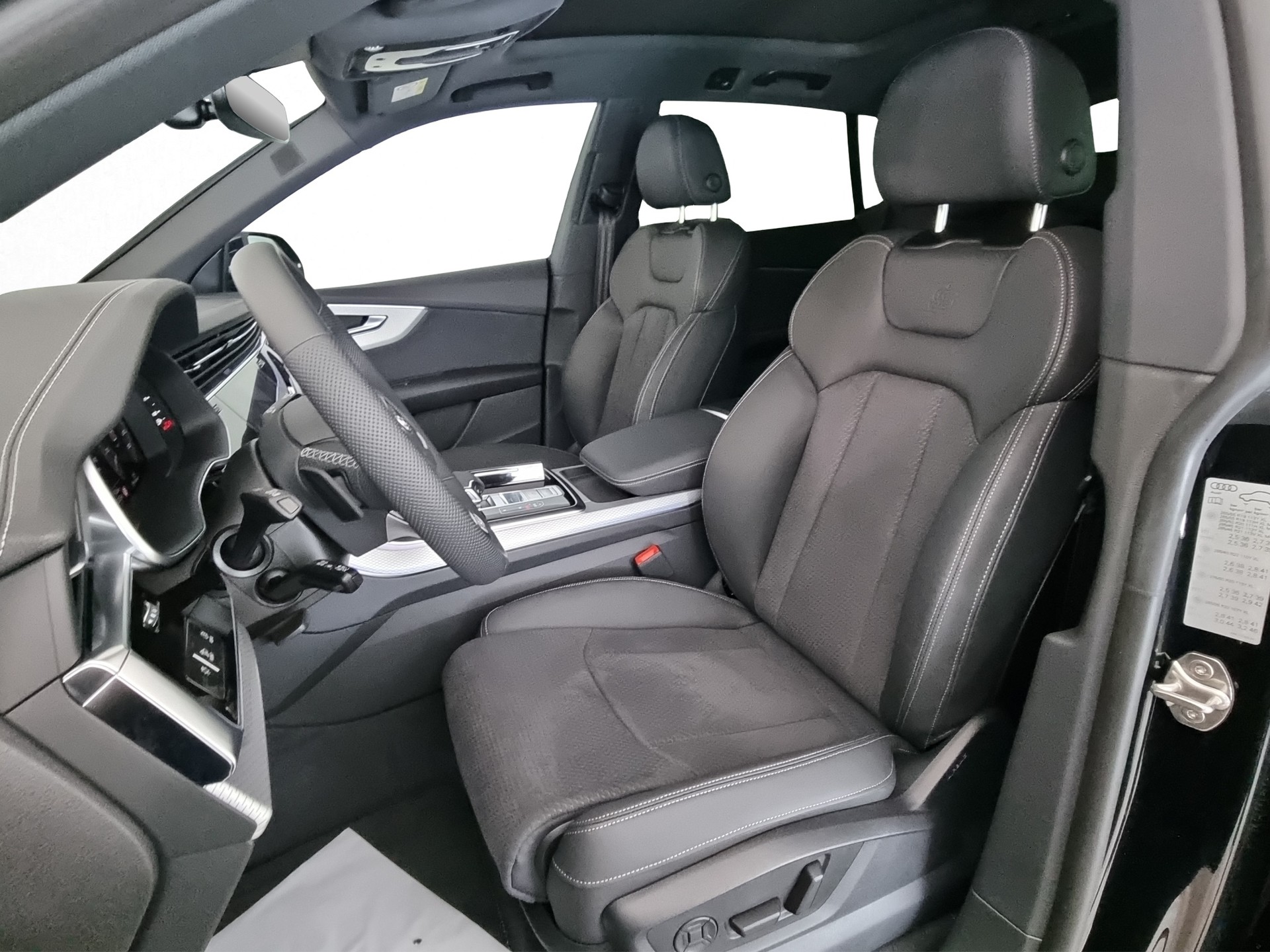 AUDI Q8 TFSI e quattro 290 kW tiptronic-image-5