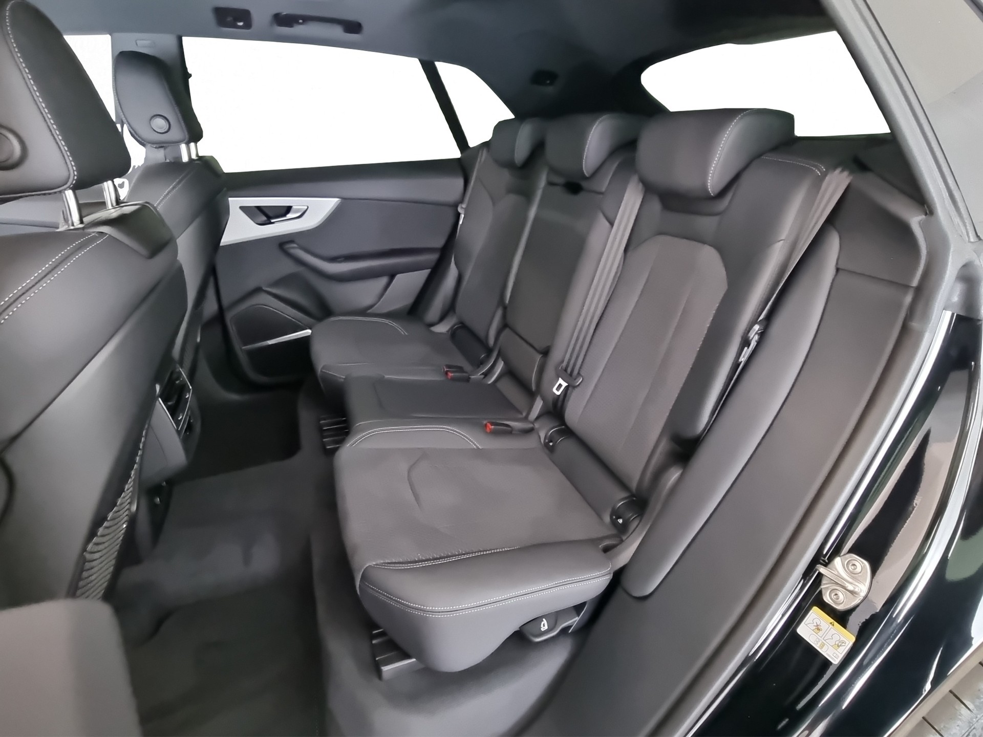 AUDI Q8 TFSI e quattro 290 kW tiptronic-image-6
