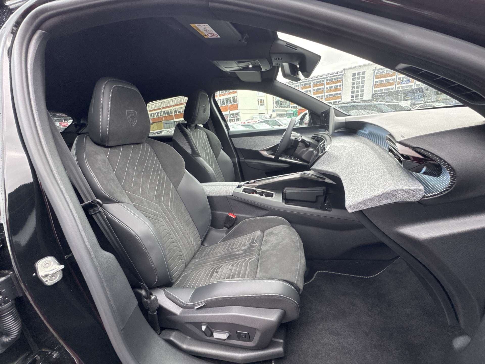 PEUGEOT 3008 145 e-DCS6 Hybrid GT Automat-image-12