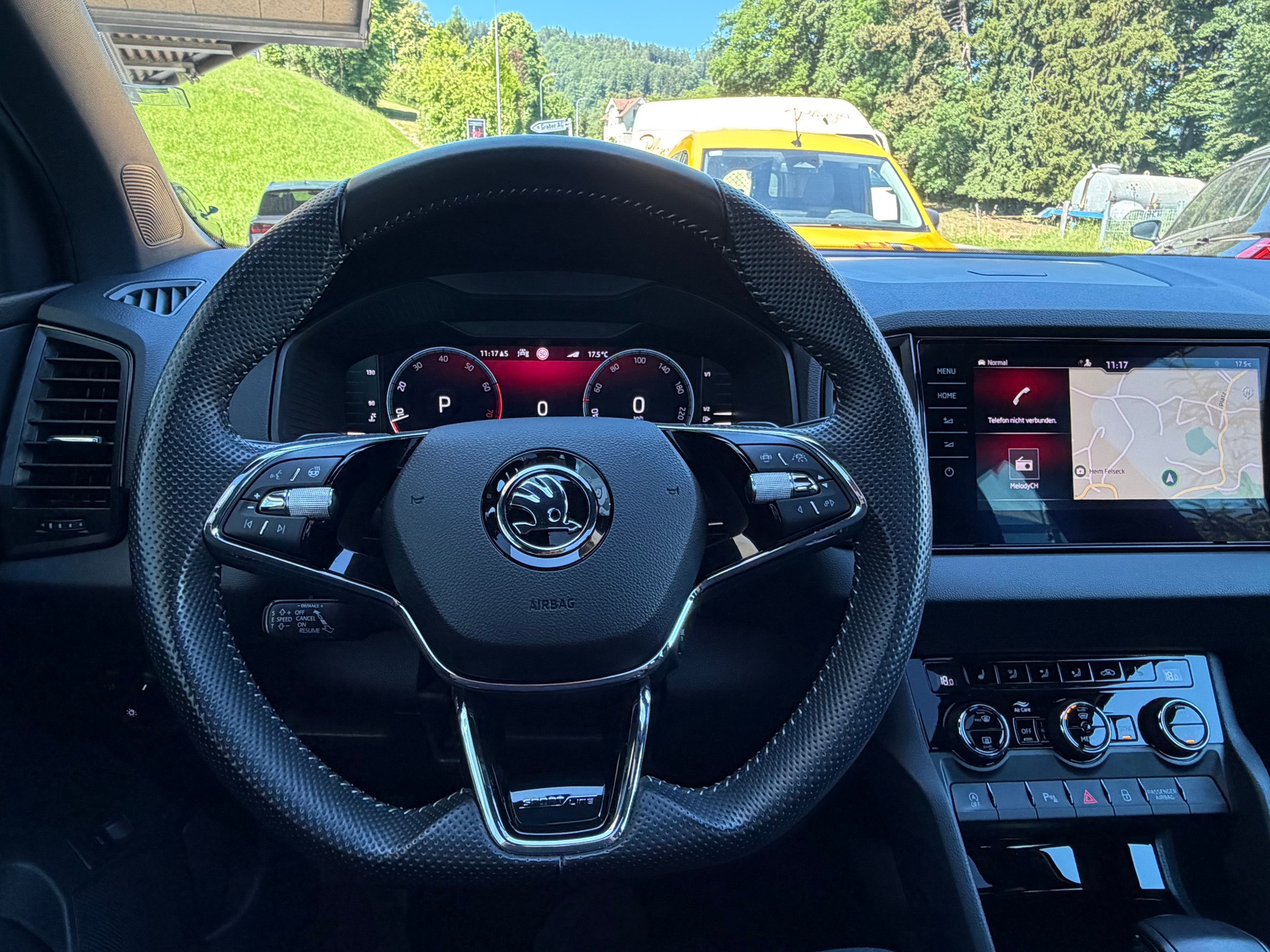 SKODA Karoq 2.0 TSI SportLine 4x4 DSG-image-13
