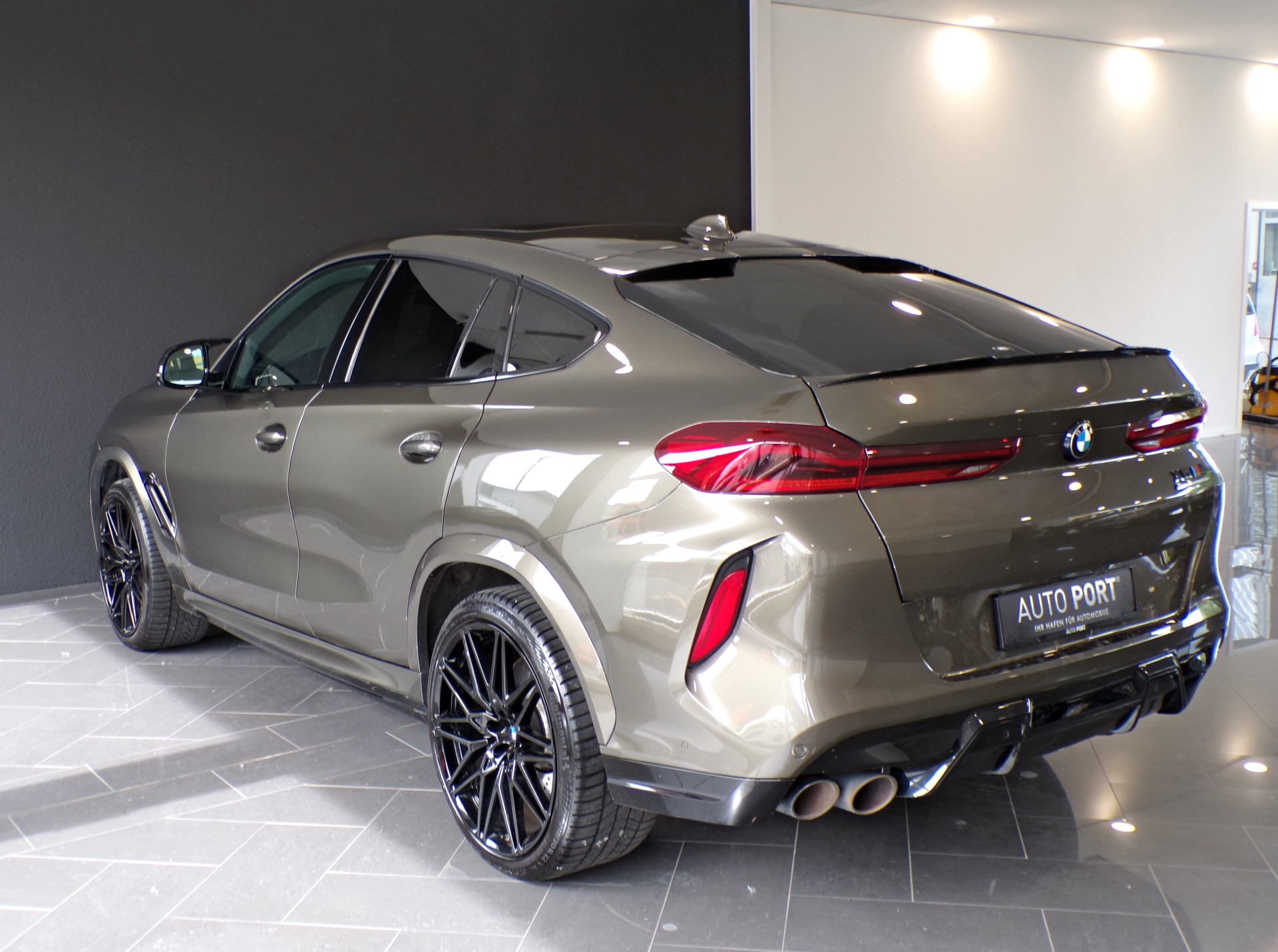 BMW X6M Steptronic M Competition-image-11