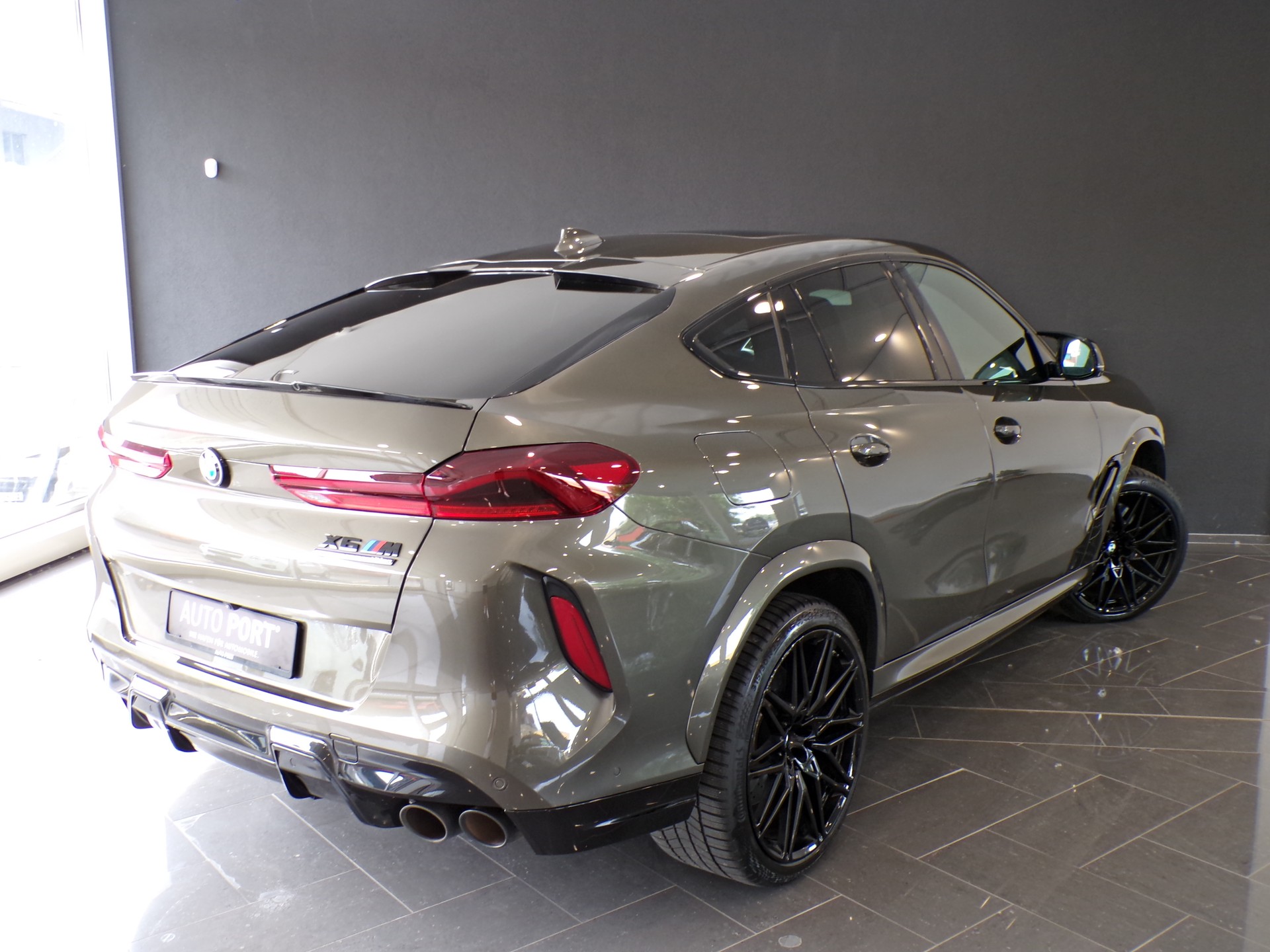 BMW X6M Steptronic M Competition-image-12