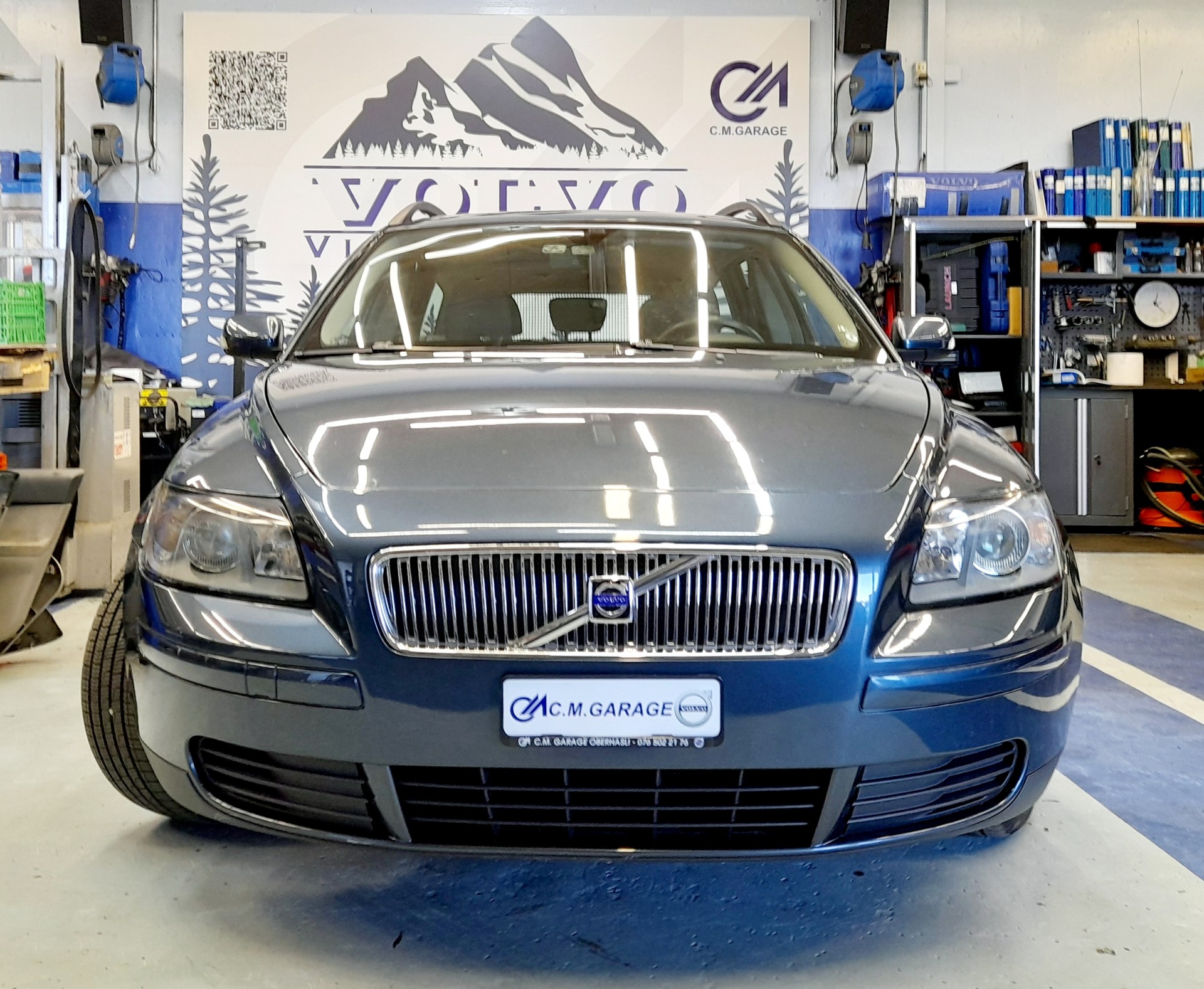 VOLVO V50 2.4-image-1