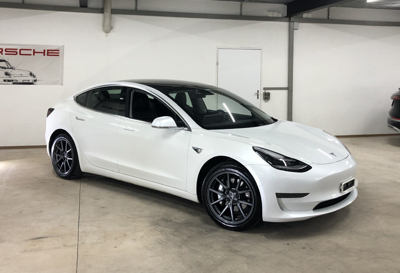 TESLA Model 3 Long Range Dual Motor AWD / Enhanced Autopilot-showroom-element-3