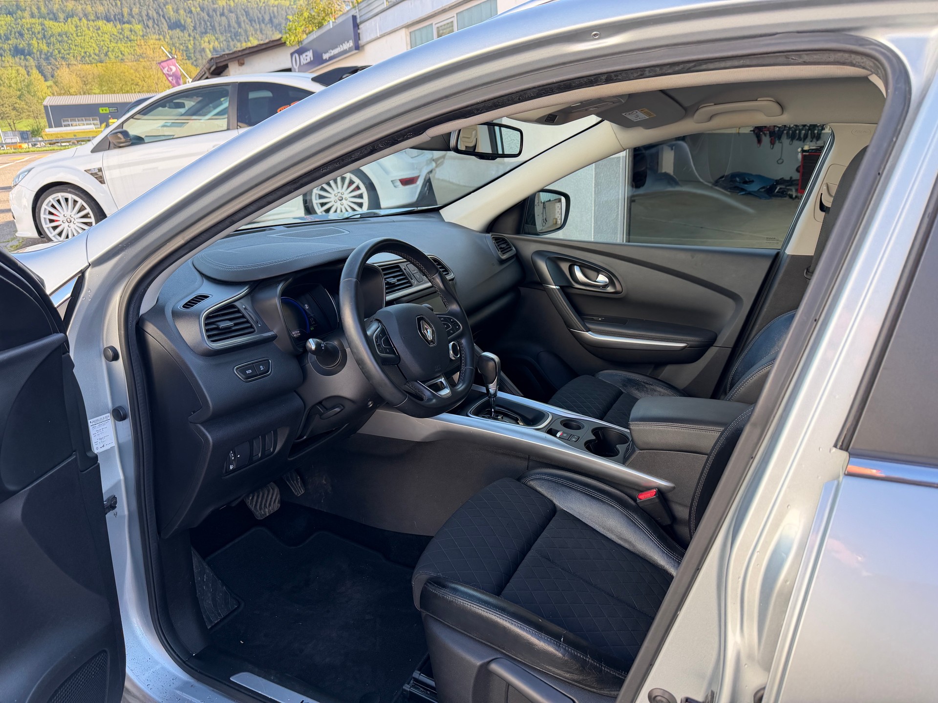 RENAULT Kadjar 1.3 16V Turbo INTENS EDC-image-8