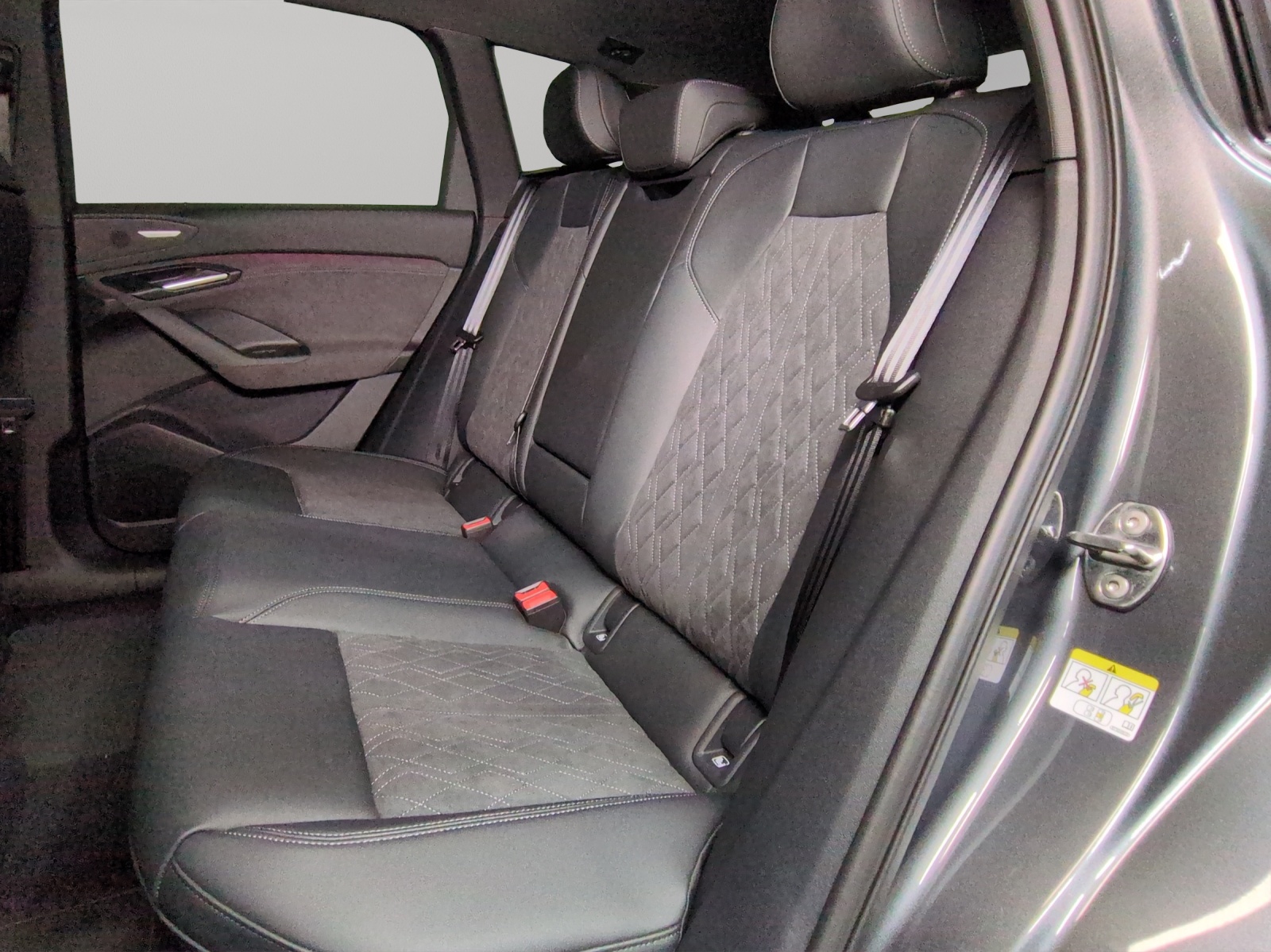 AUDI Q6 e-tron quattro-image-8