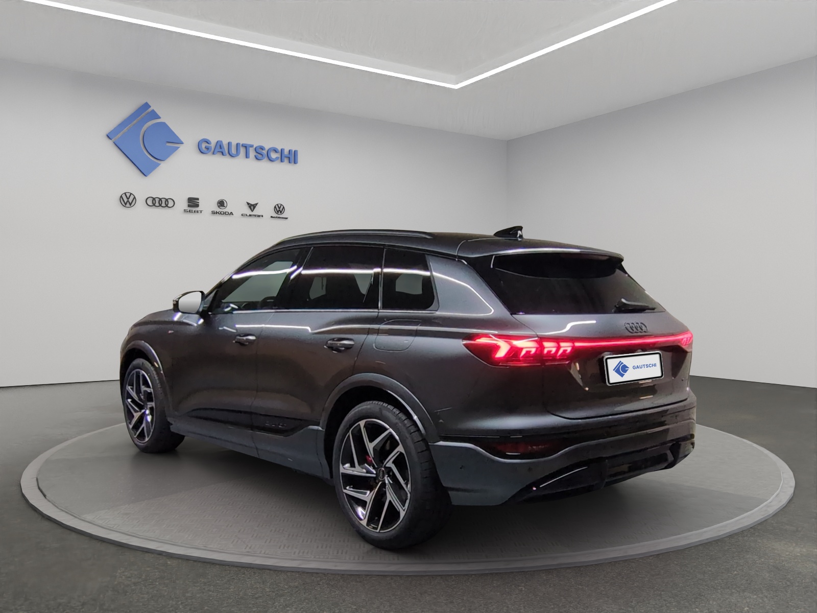 AUDI Q6 e-tron quattro-image-2
