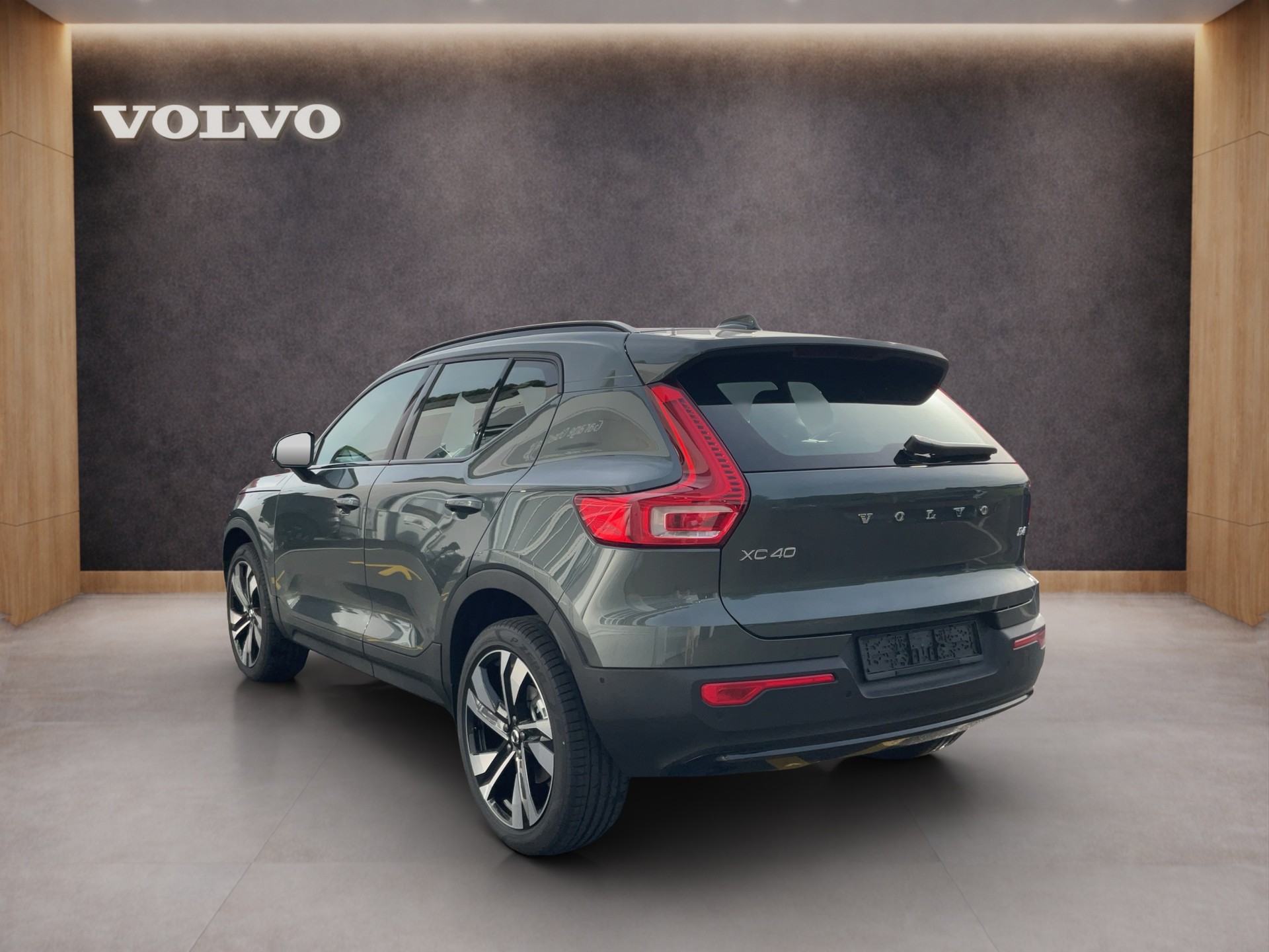 VOLVO XC40 2.0 B4 MH Ultra Dark-image-3