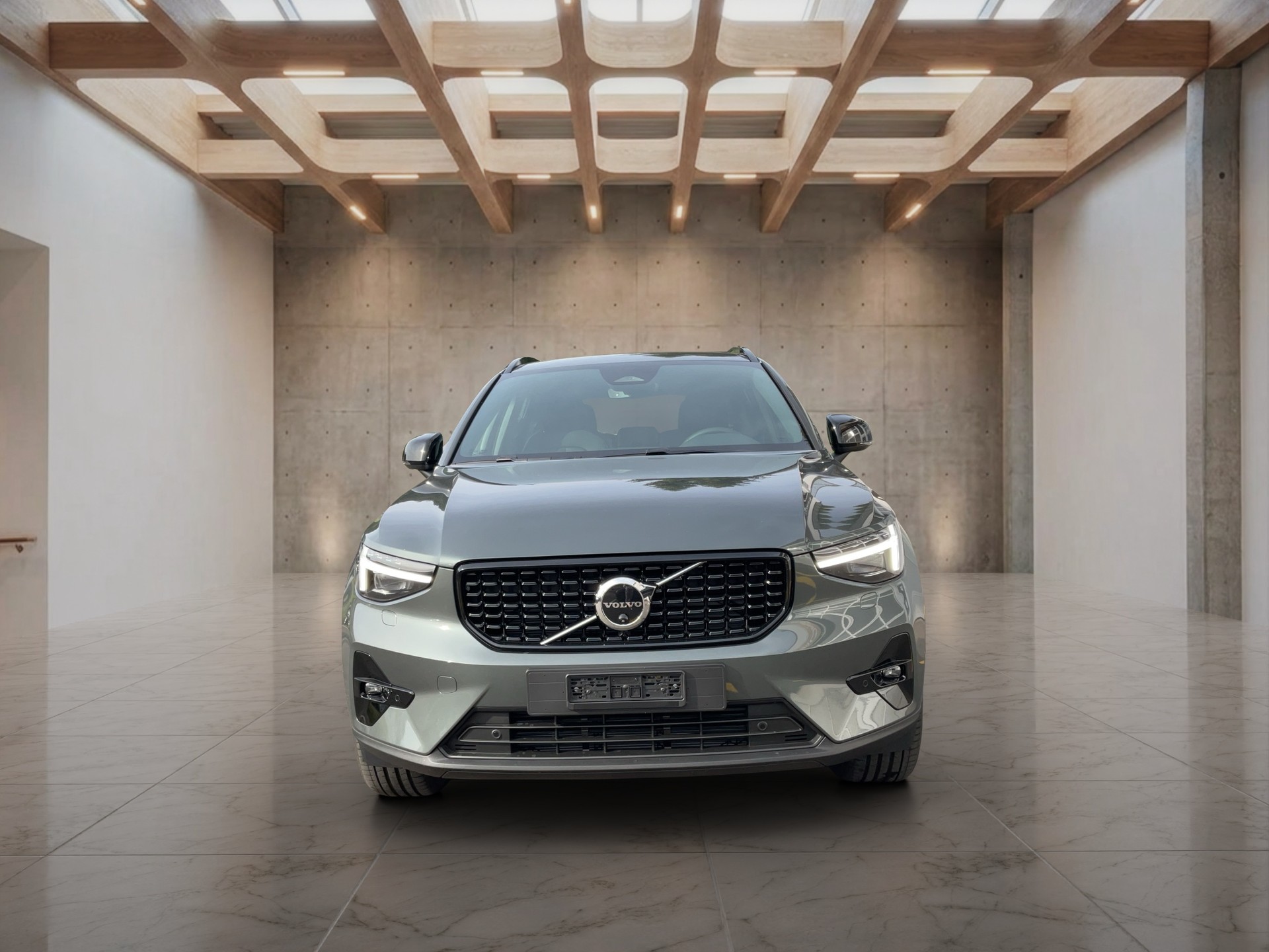 VOLVO XC40 2.0 B4 MH Ultra Dark-image-1
