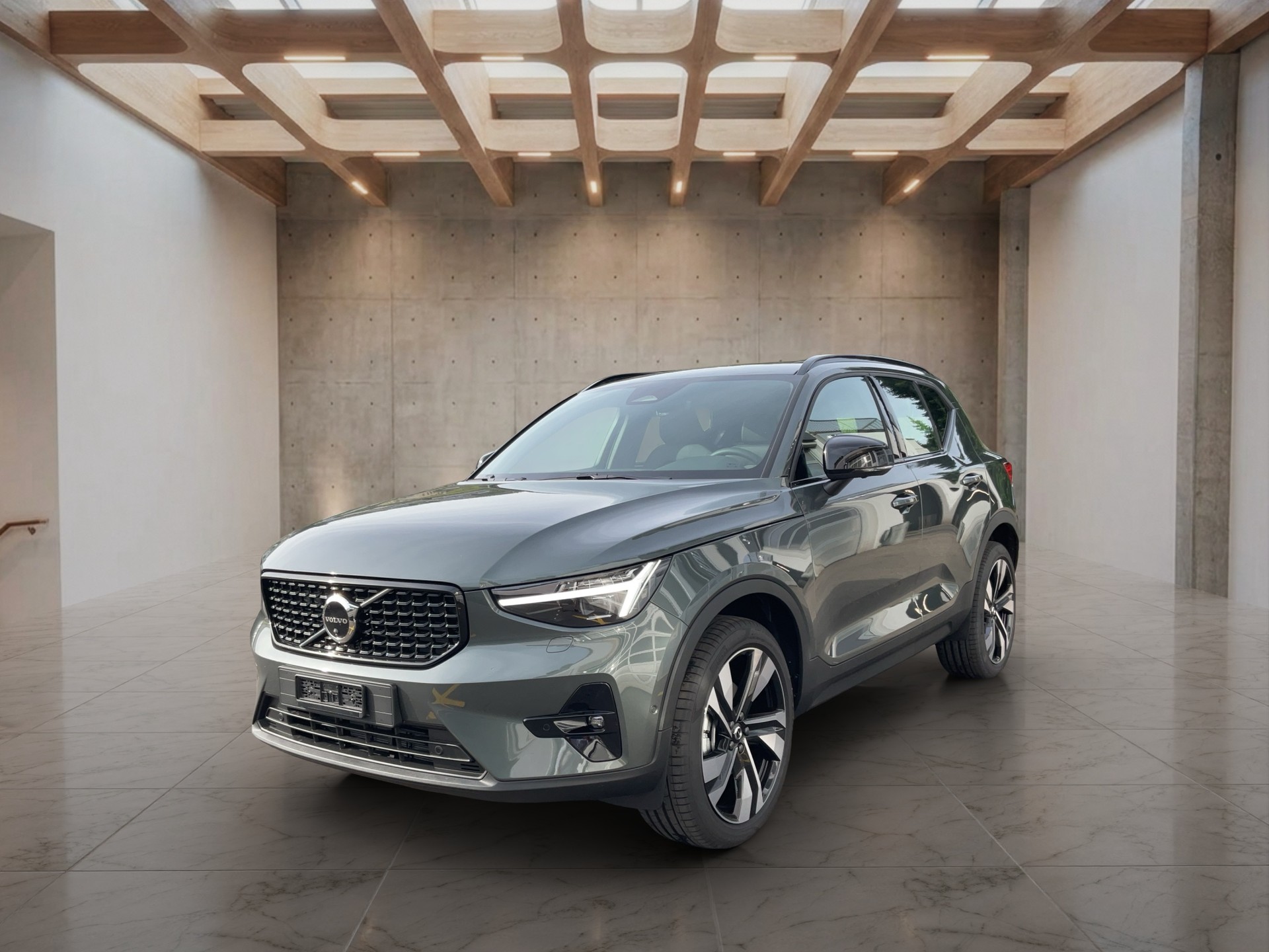 VOLVO XC40 2.0 B4 MH Ultra Dark-image-0