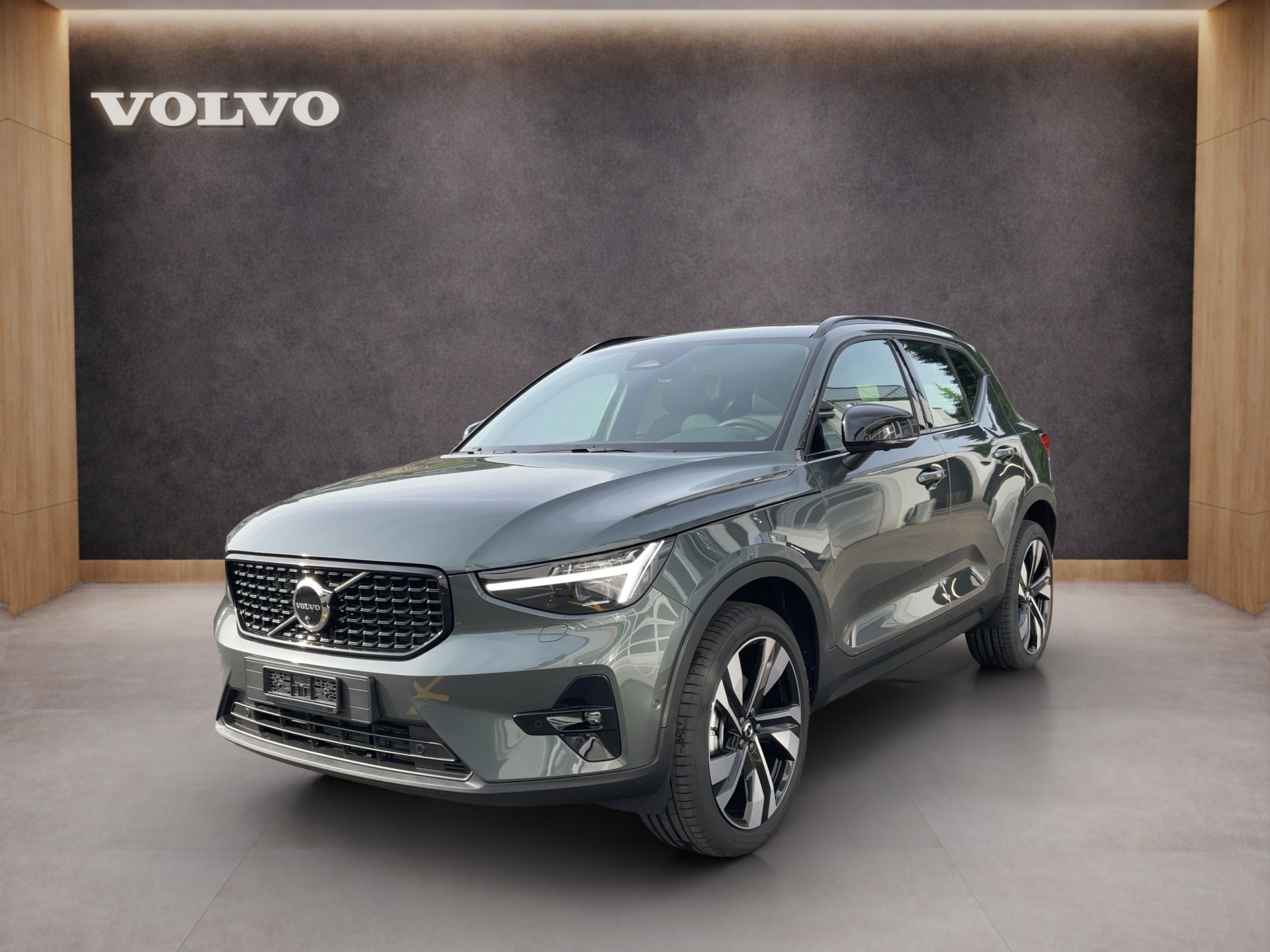 VOLVO XC40 2.0 B4 MH Ultra Dark-image-0