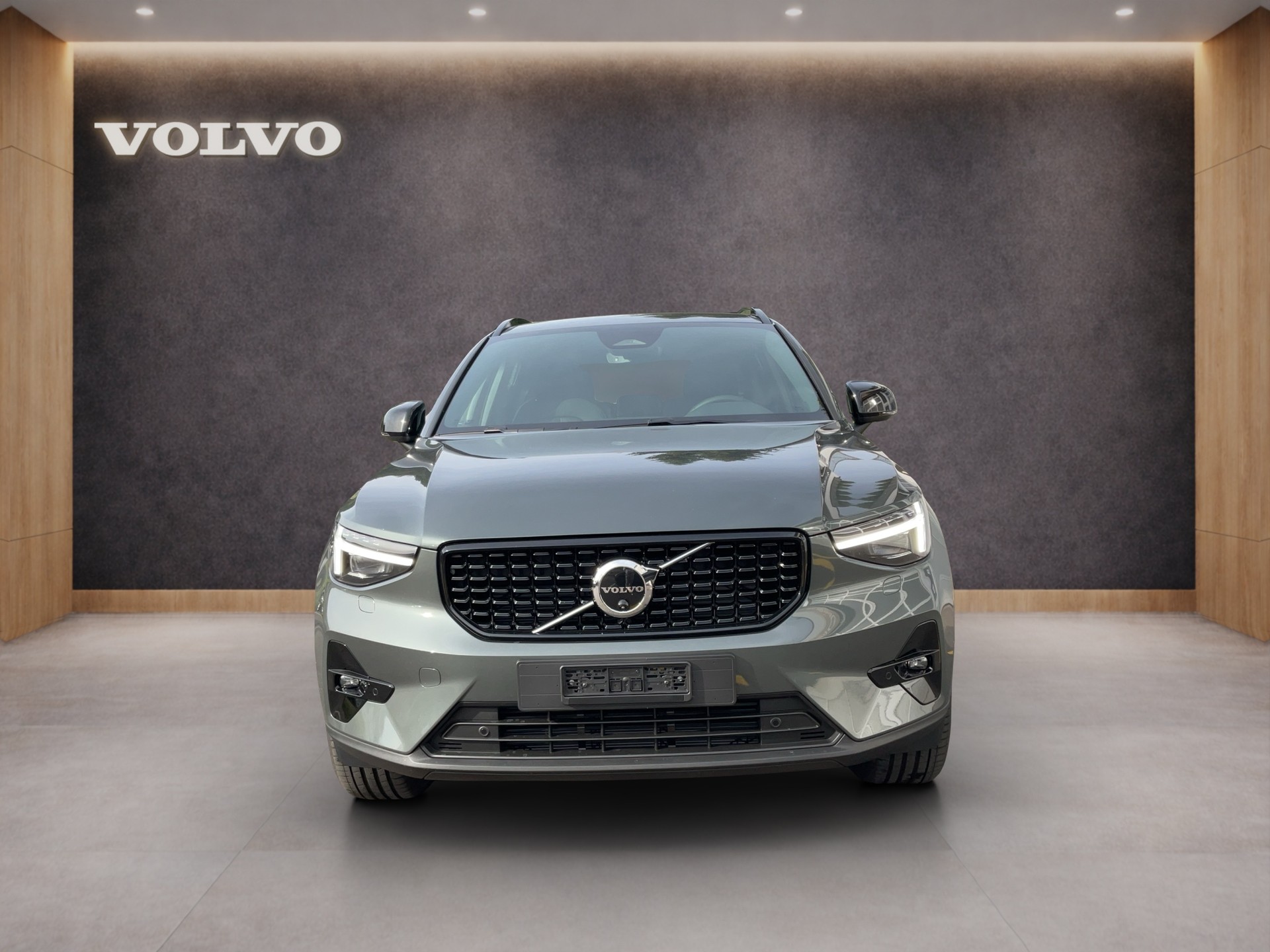 VOLVO XC40 2.0 B4 MH Ultra Dark-image-1