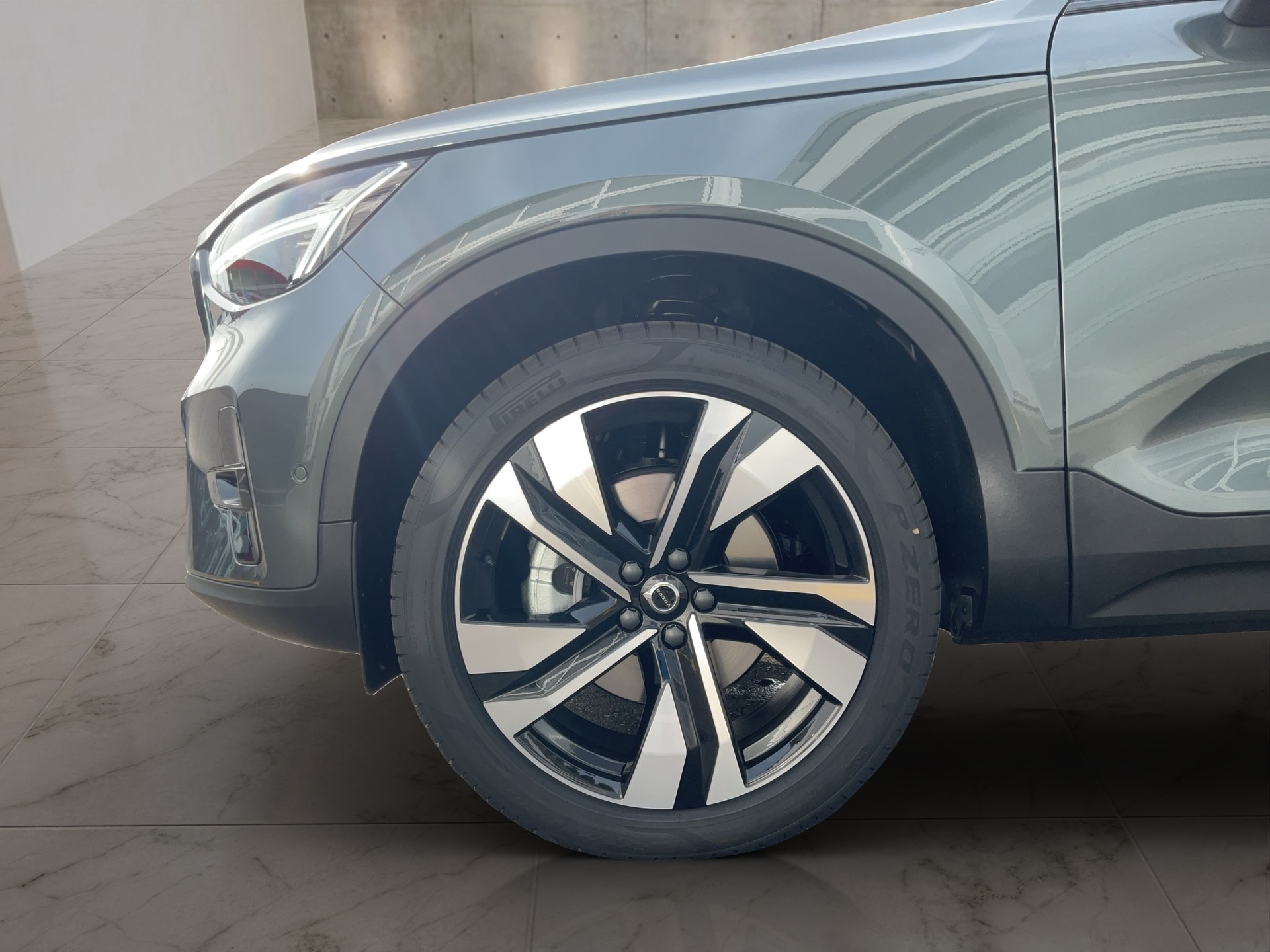 VOLVO XC40 2.0 B4 MH Ultra Dark-image-8