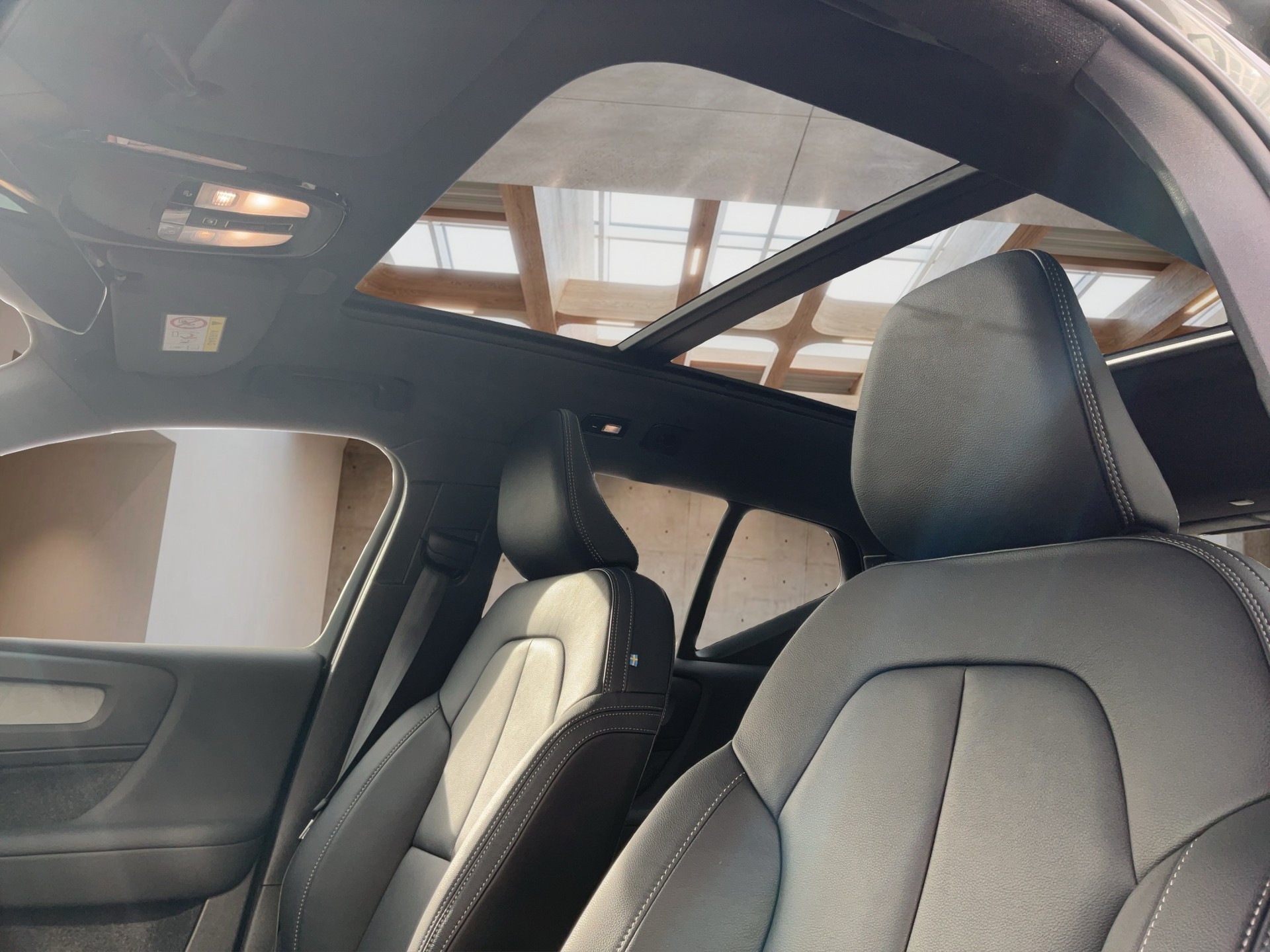 VOLVO XC40 2.0 B4 MH Ultra Dark-image-13