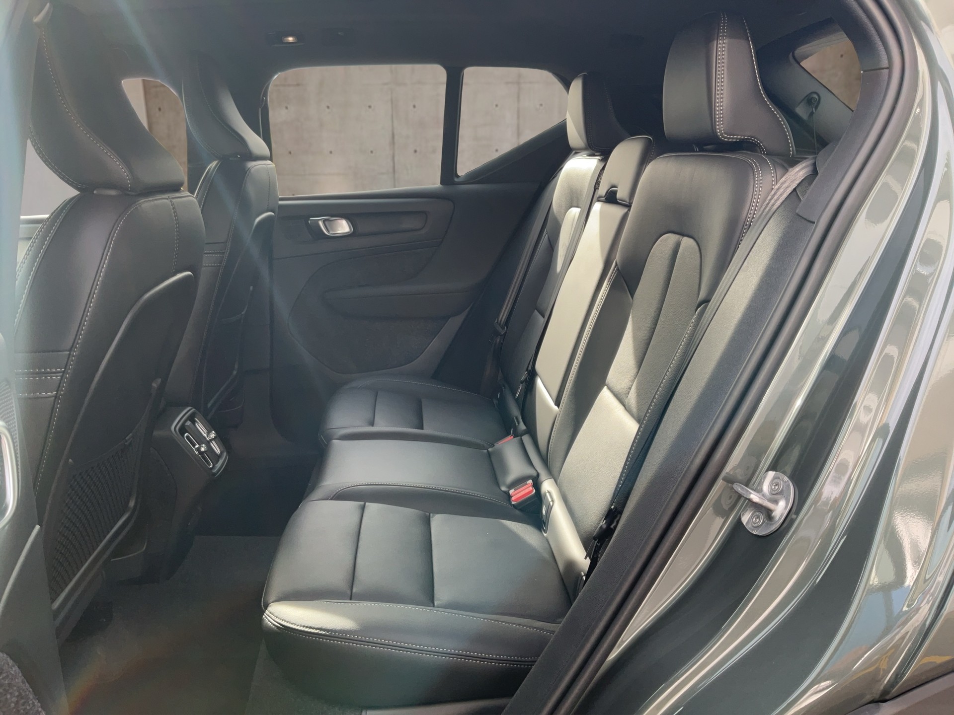 VOLVO XC40 2.0 B4 MH Ultra Dark-image-11