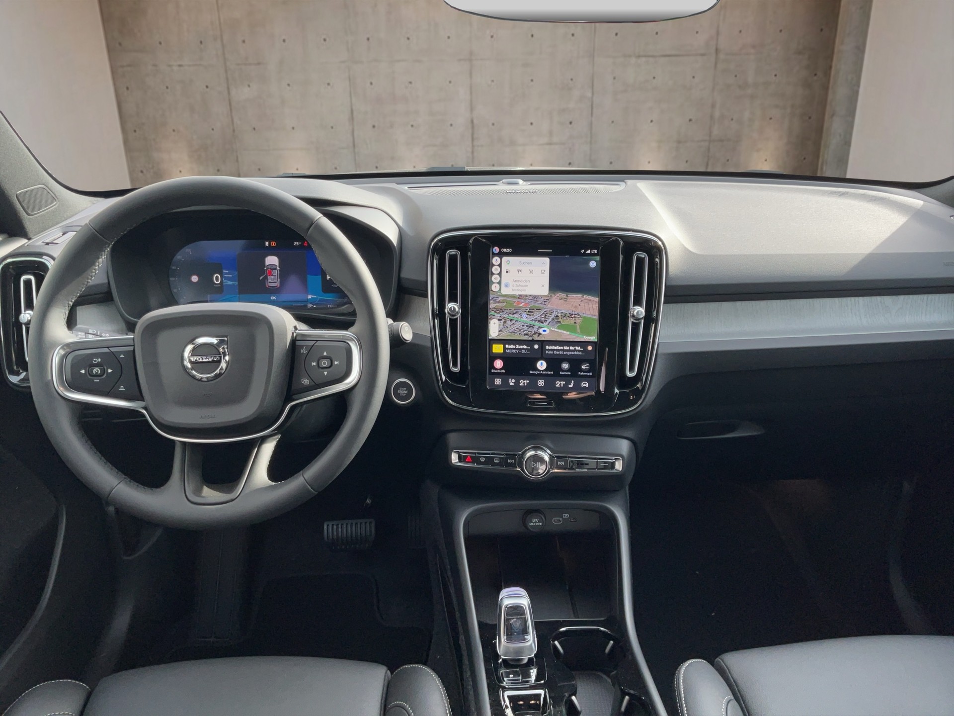 VOLVO XC40 2.0 B4 MH Ultra Dark-image-9