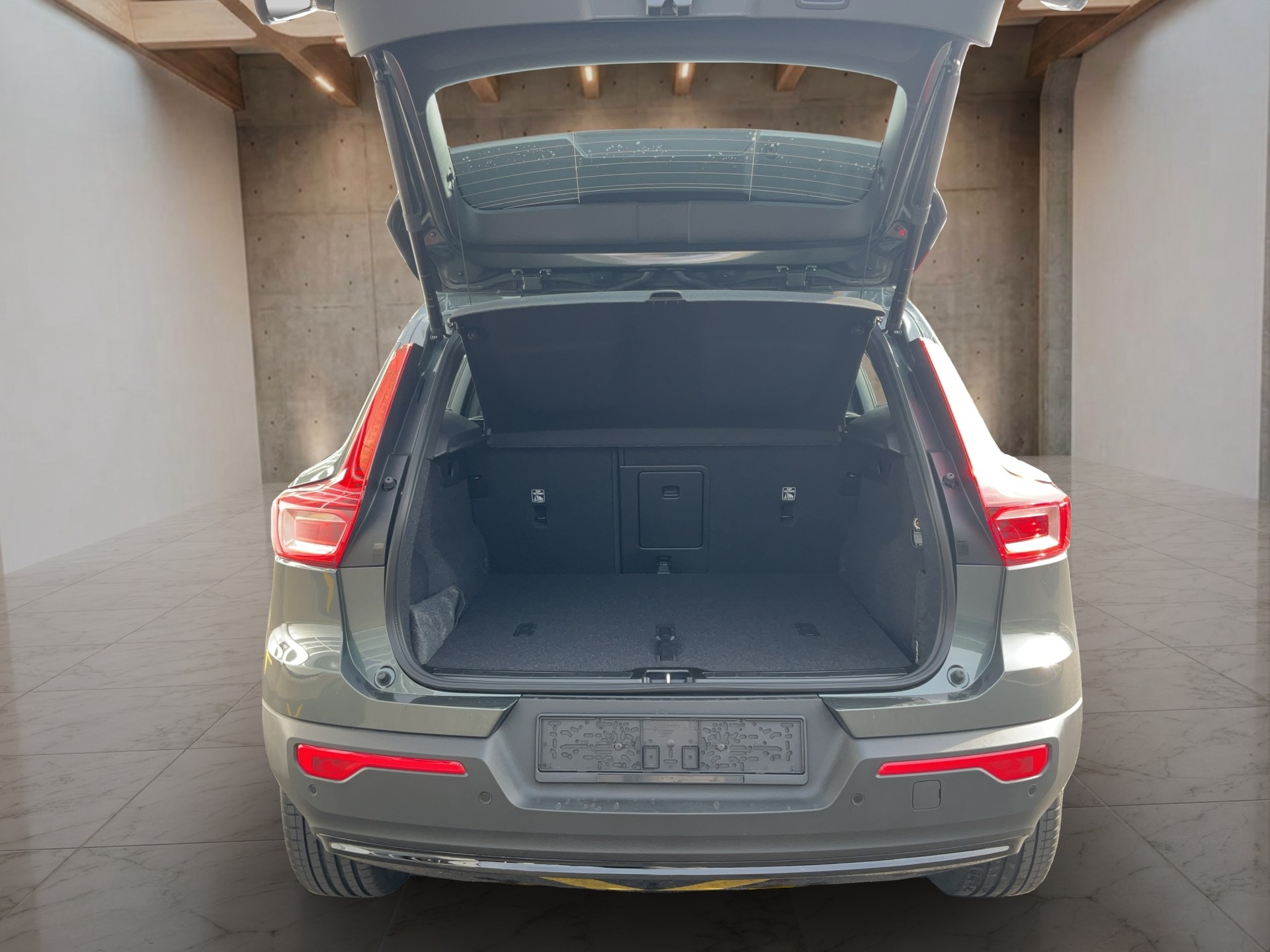 VOLVO XC40 2.0 B4 MH Ultra Dark-image-12