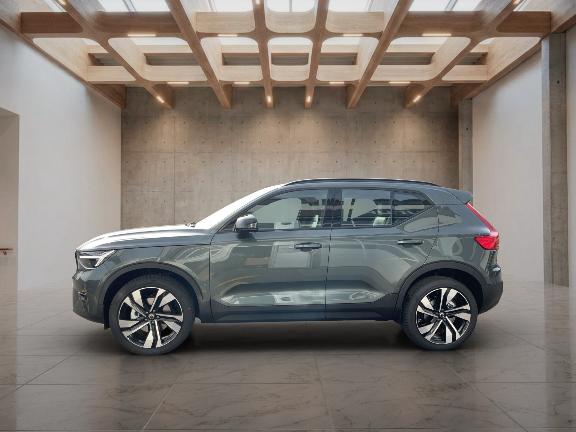 VOLVO XC40 2.0 B4 MH Ultra Dark-image-2