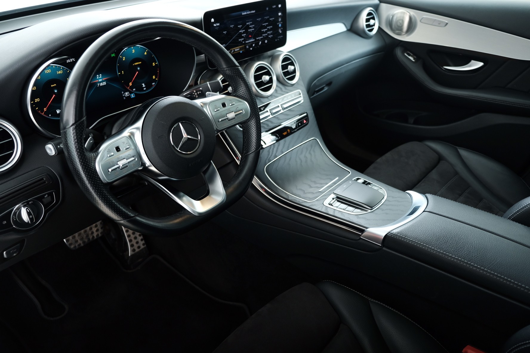 MERCEDES-BENZ GLC 220 d AMG Line 4Matic 9G-Tronic-image-8