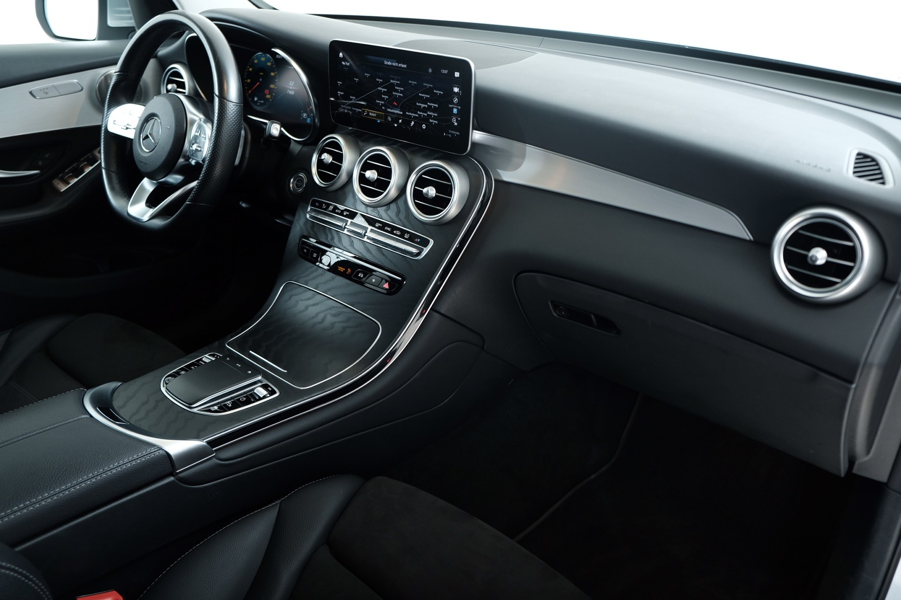 MERCEDES-BENZ GLC 220 d AMG Line 4Matic 9G-Tronic-image-5