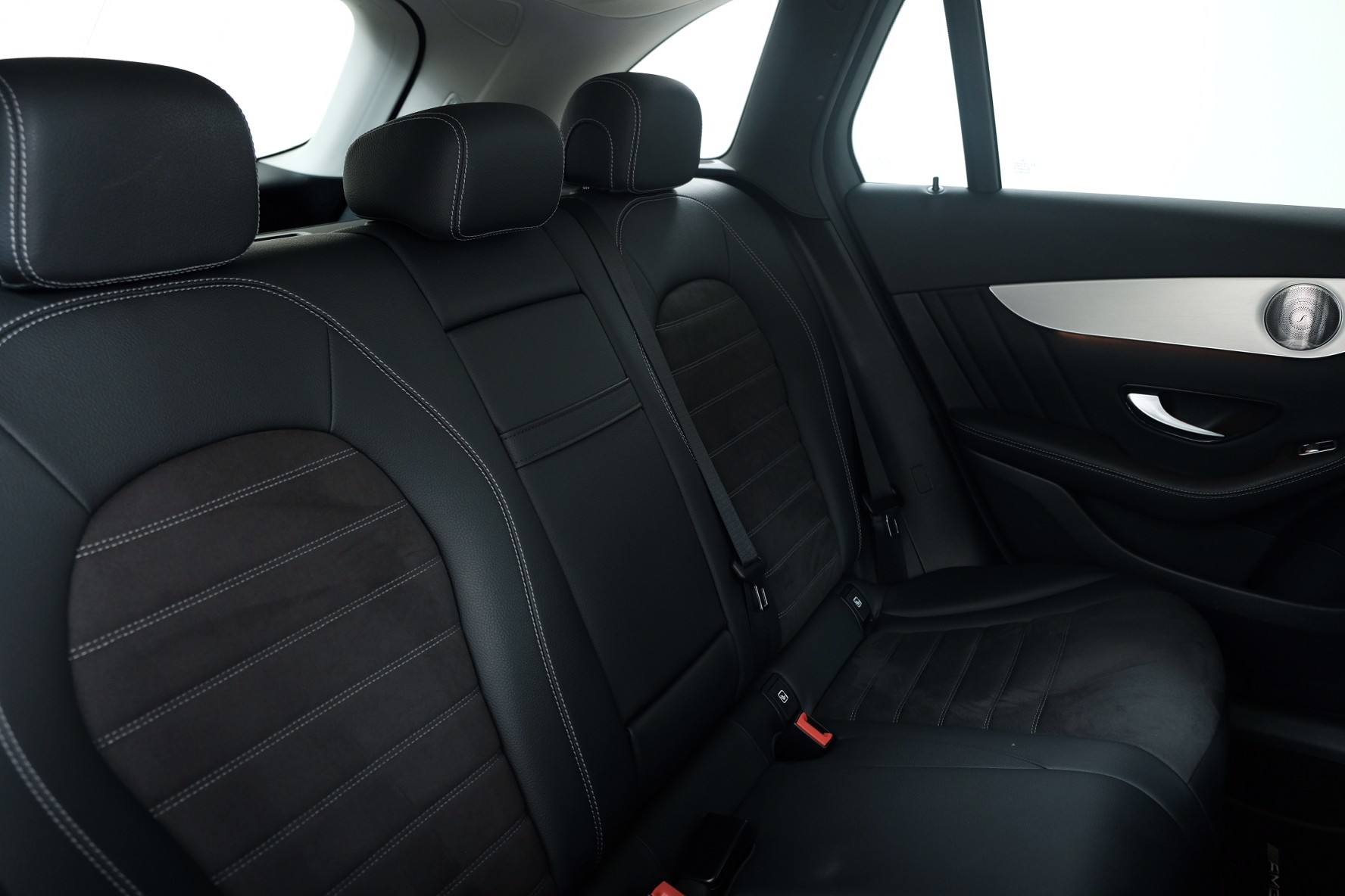 MERCEDES-BENZ GLC 220 d AMG Line 4Matic 9G-Tronic-image-11