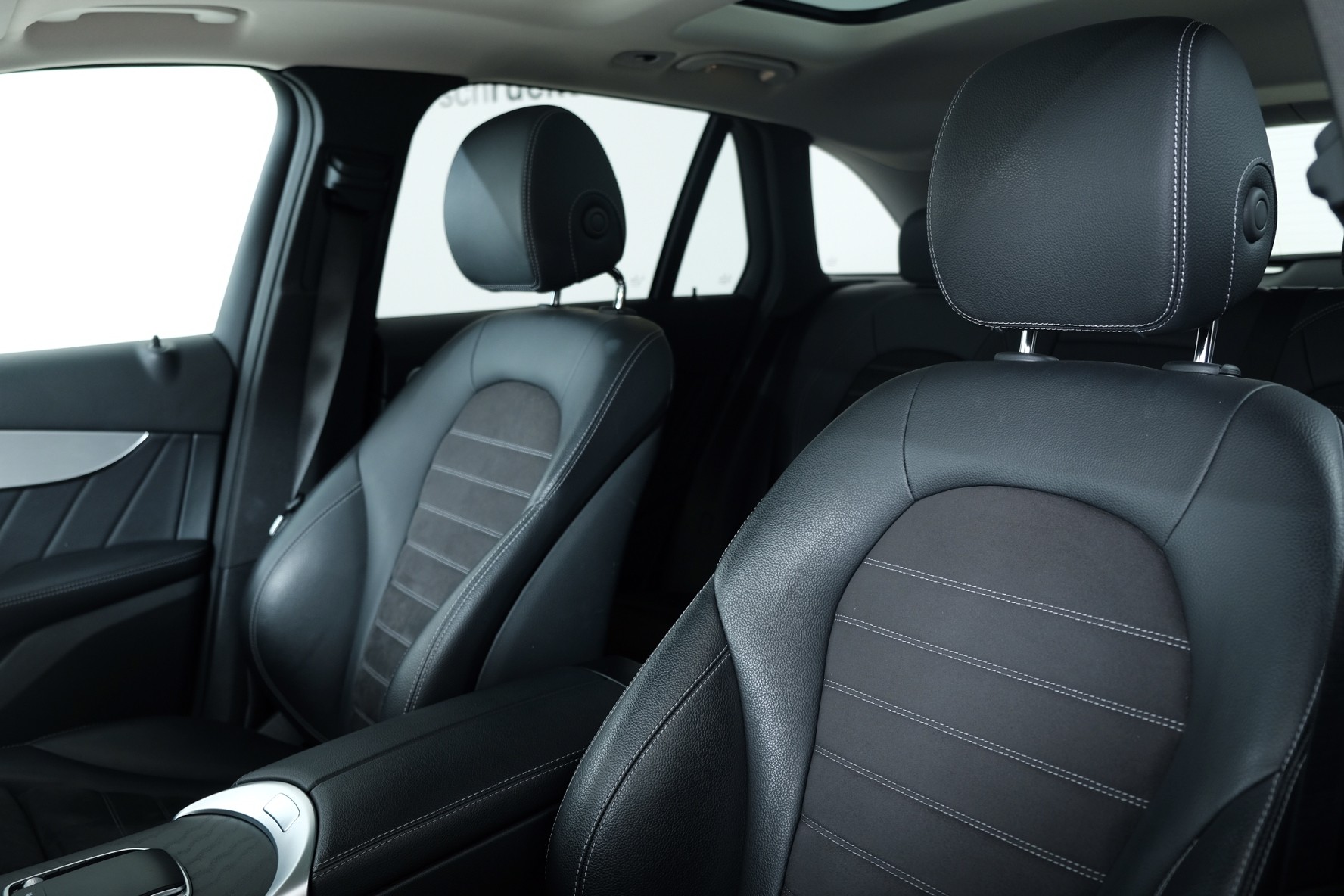 MERCEDES-BENZ GLC 220 d AMG Line 4Matic 9G-Tronic-image-10