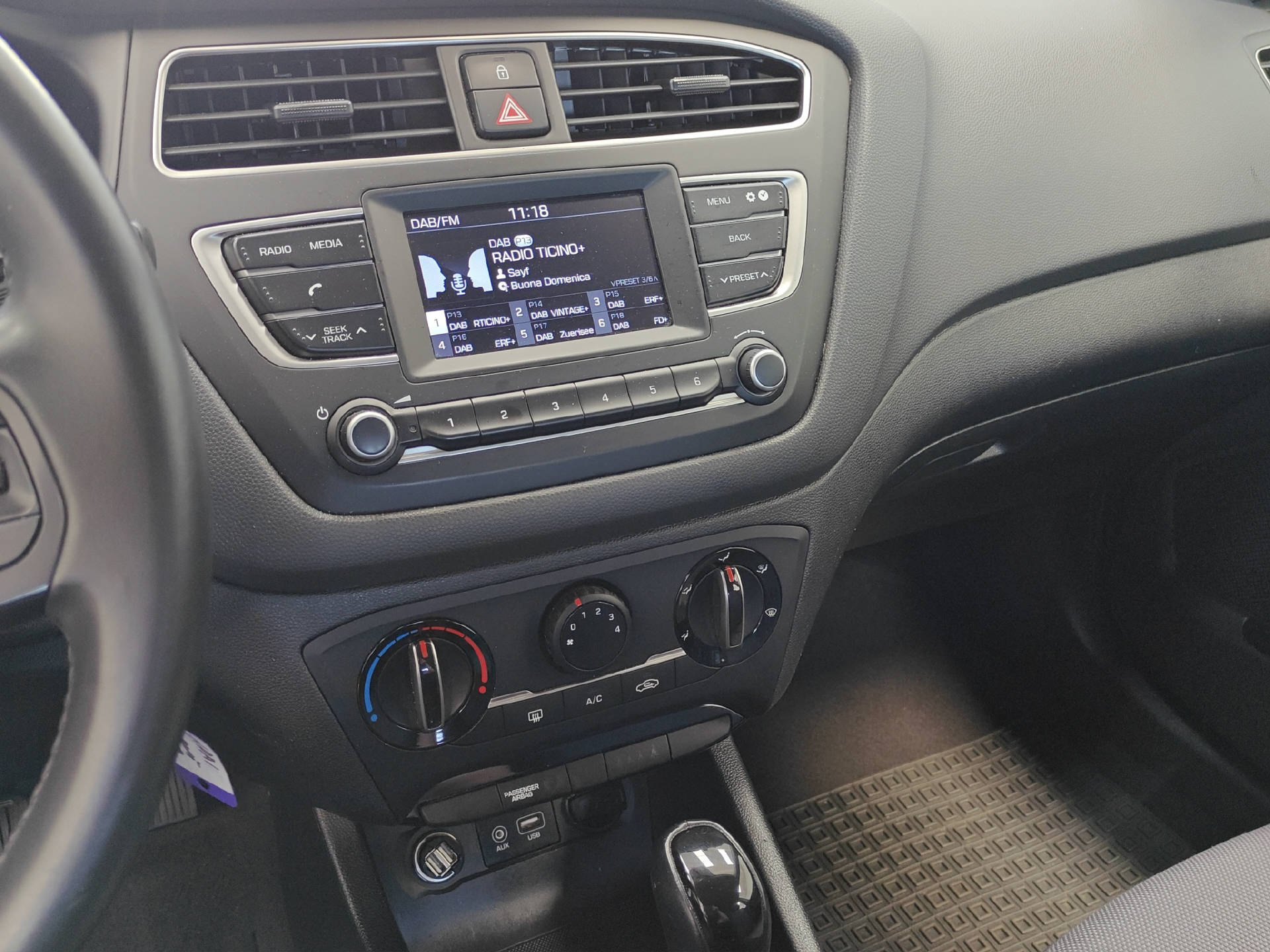 HYUNDAI i20 1.0 T-GDi Amplia-image-13